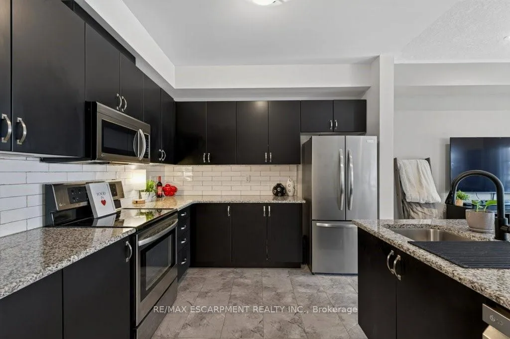Photo 14 of Unit 37, 54 Nisbet Boulevard, Hamilton, Waterdown — HOMEH
