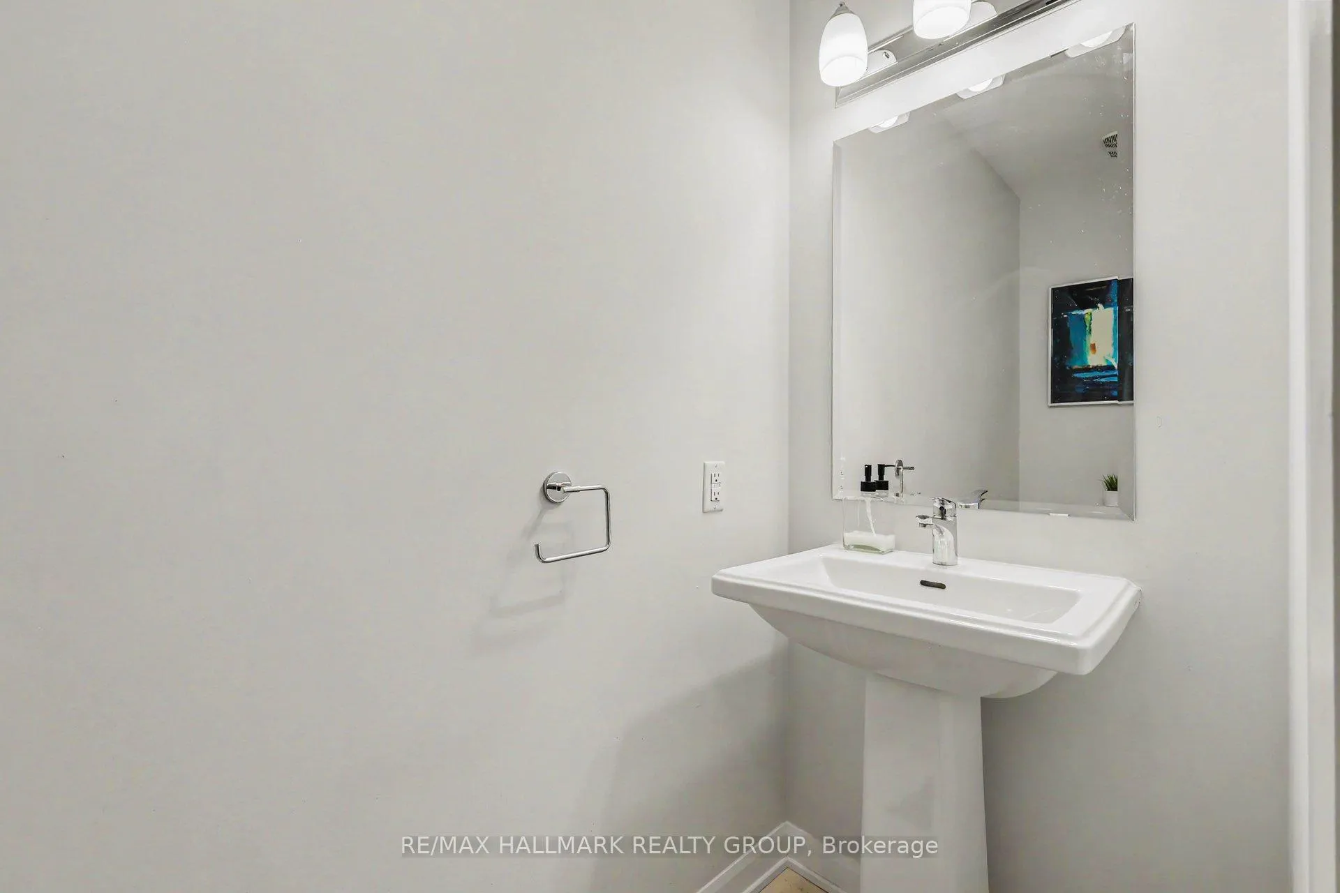 Photo 13 of 129 Robin Easey Avenue, Ottawa, Barrhaven - Half Moon Bay — HOMEH