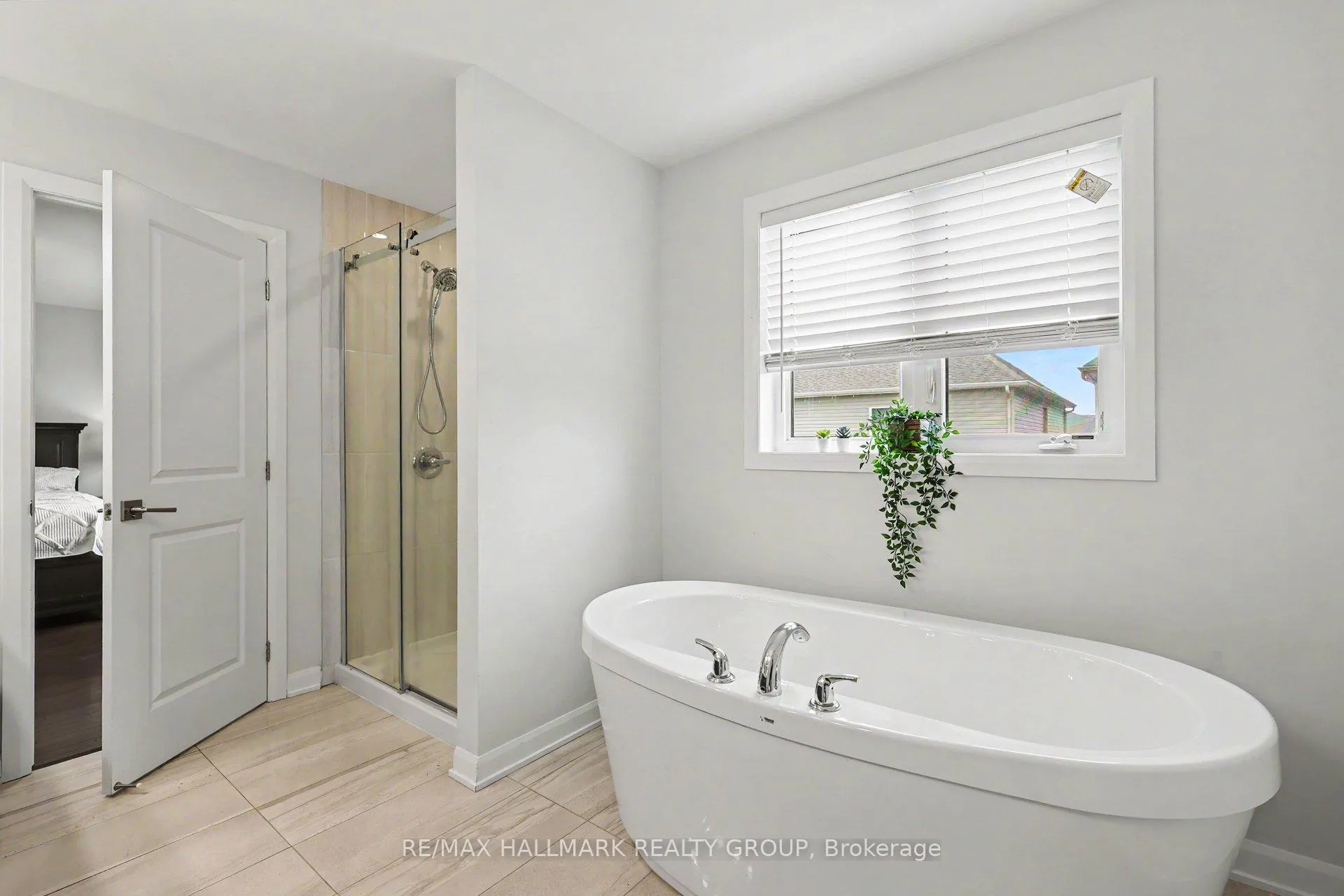 Photo 18 of 129 Robin Easey Avenue, Ottawa, Barrhaven - Half Moon Bay — HOMEH