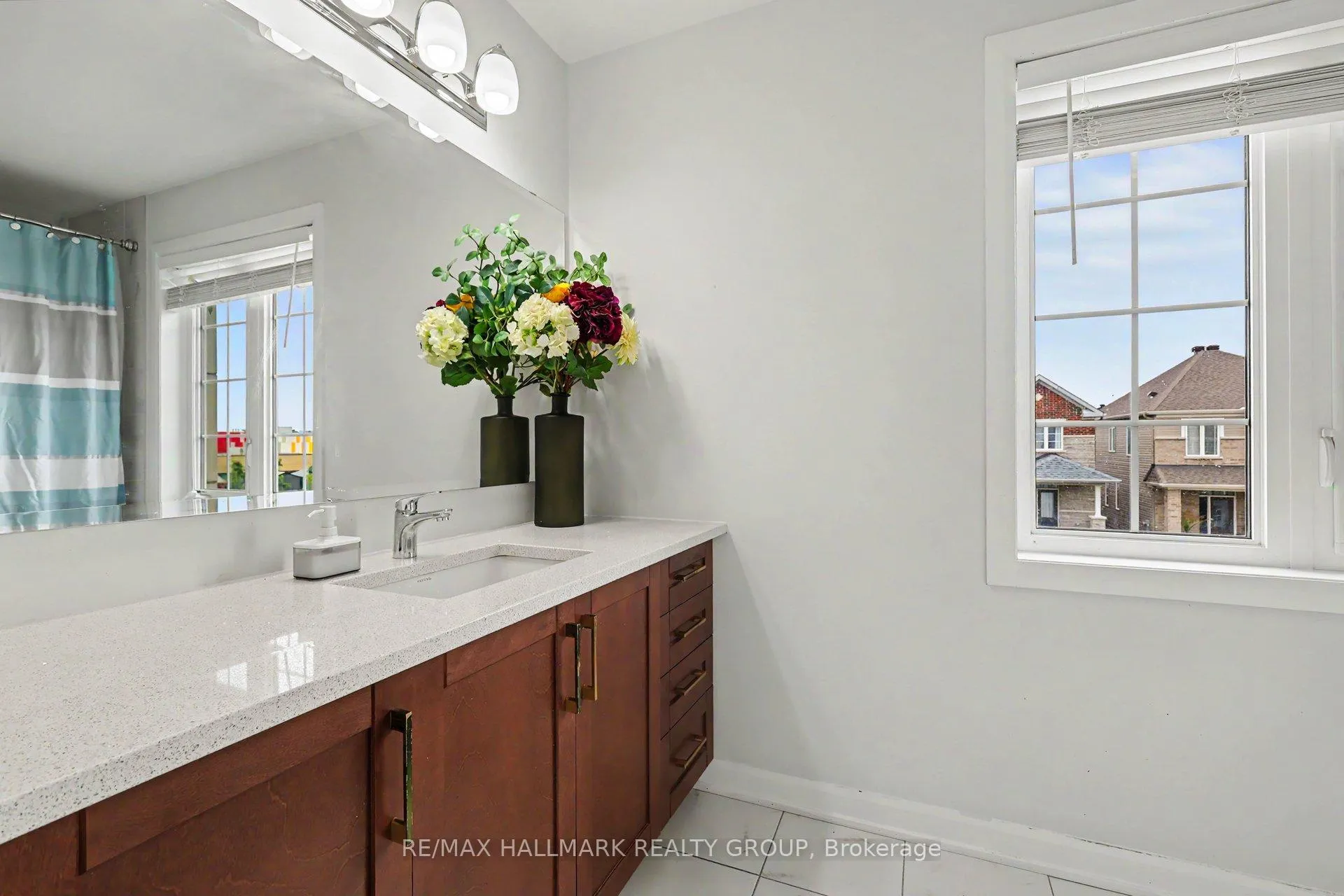 Photo 23 of 129 Robin Easey Avenue, Ottawa, Barrhaven - Half Moon Bay — HOMEH