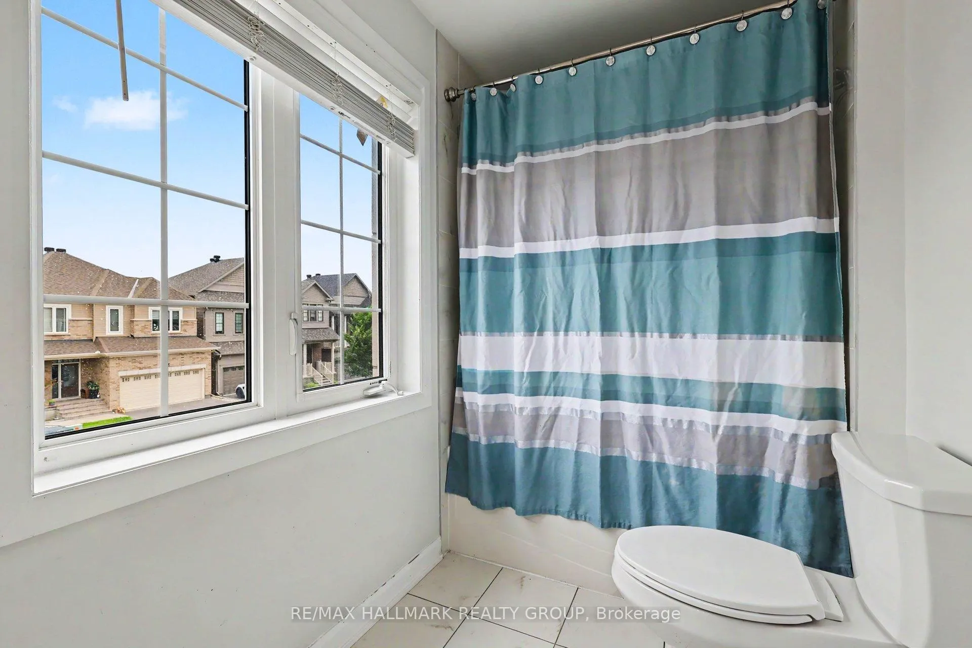 Photo 24 of 129 Robin Easey Avenue, Ottawa, Barrhaven - Half Moon Bay — HOMEH