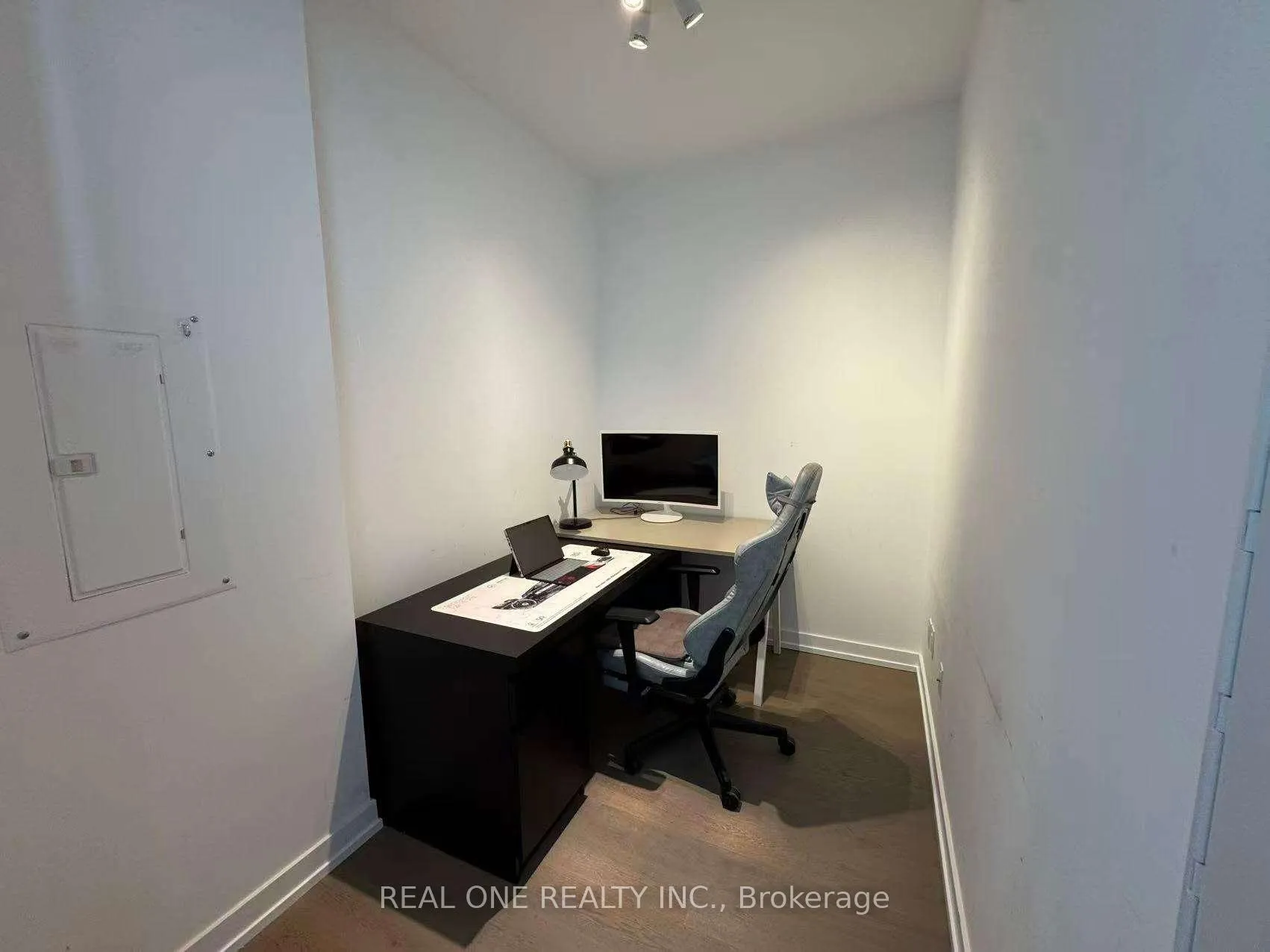 Photo 5 of Unit 4911, 488 University Avenue, Toronto, University — HOMEH