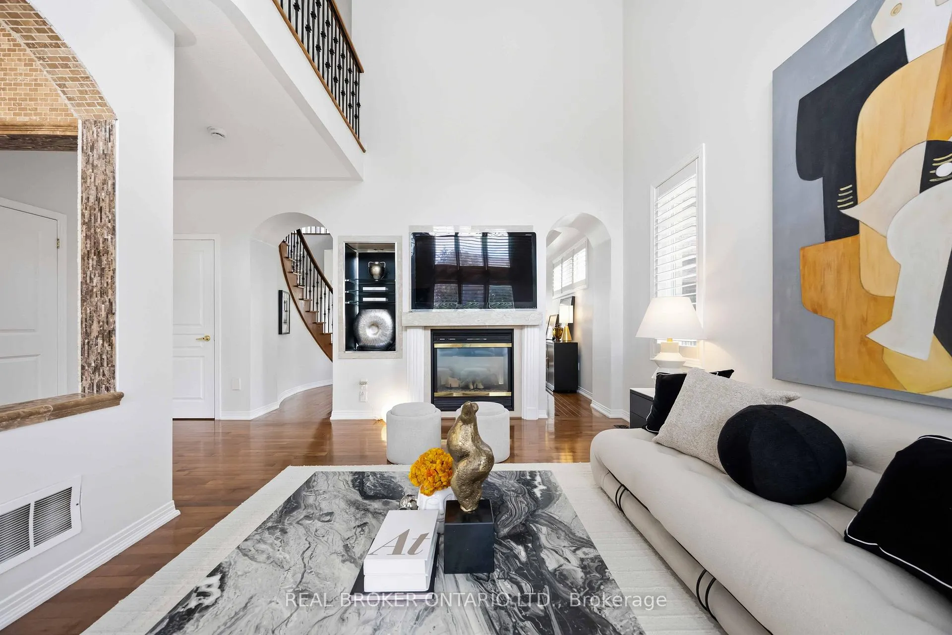 Photo 4 of 50 Robert Grundy Road, Markham, Cachet — HOMEH