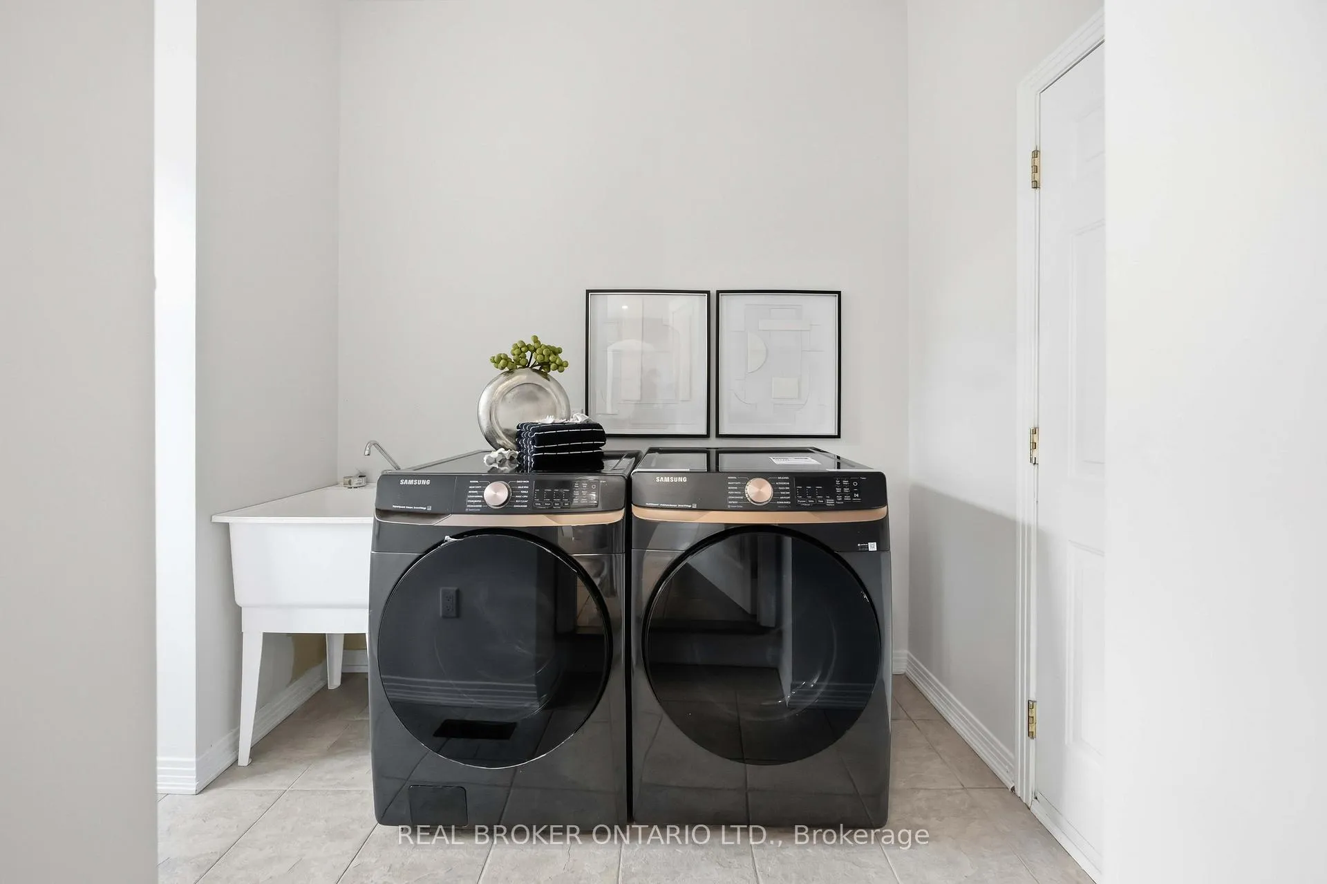 Photo 26 of 50 Robert Grundy Road, Markham, Cachet — HOMEH