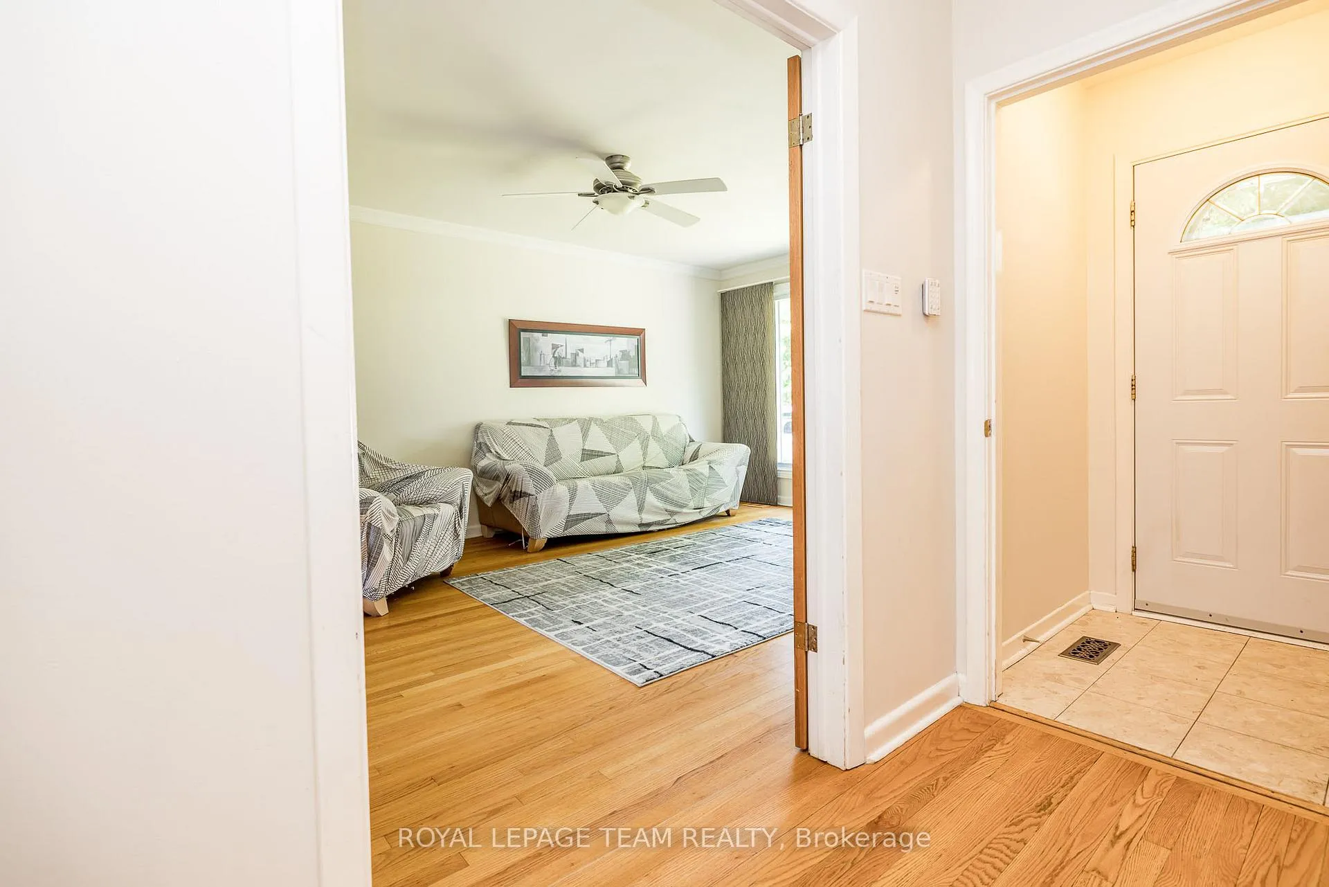 Photo 5 of 2740 Moncton Road, Ottawa, Queensway Terrace North — HOMEH