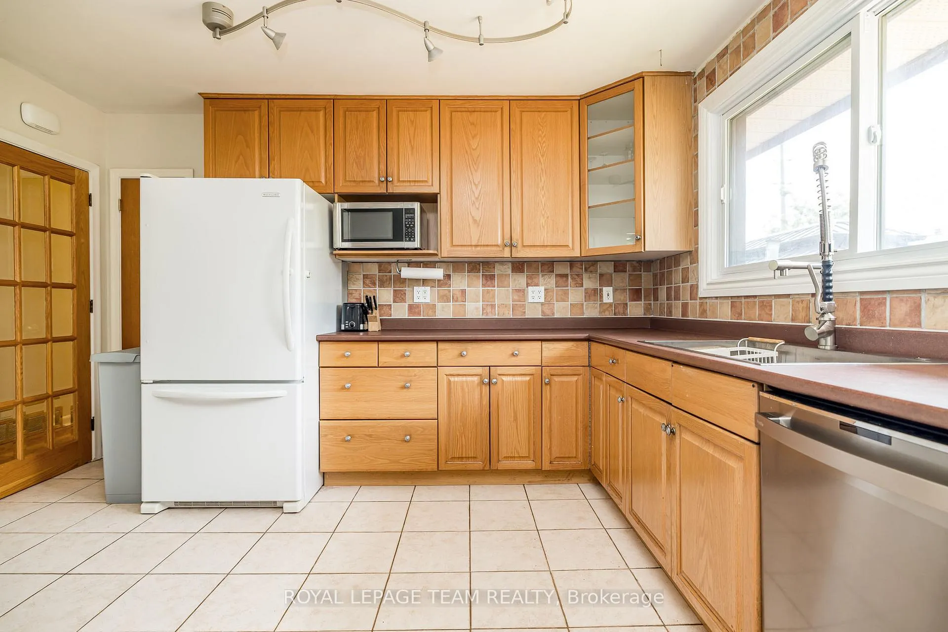 Photo 11 of 2740 Moncton Road, Ottawa, Queensway Terrace North — HOMEH