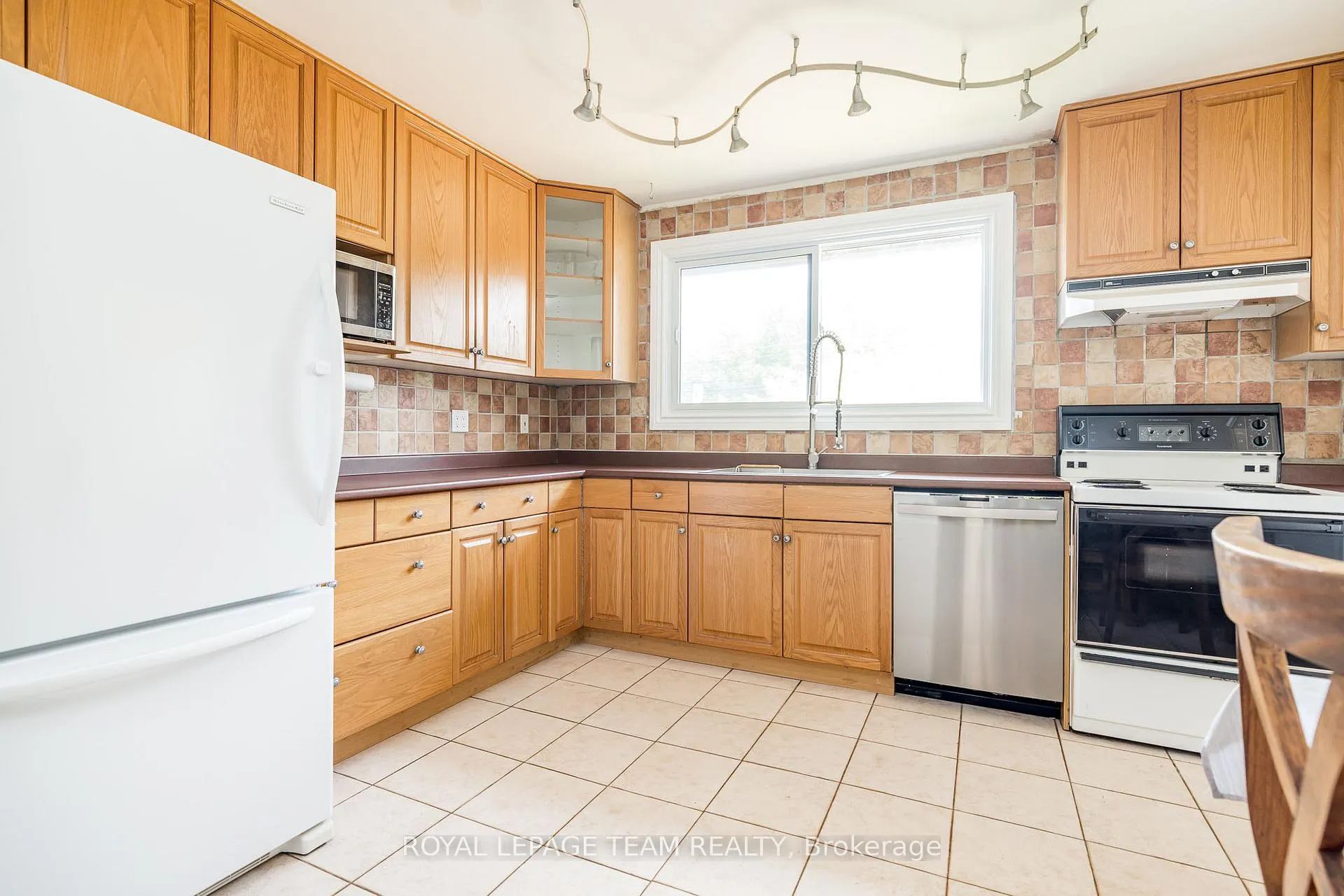 Photo 33 of 2740 Moncton Road, Ottawa, Queensway Terrace North — HOMEH