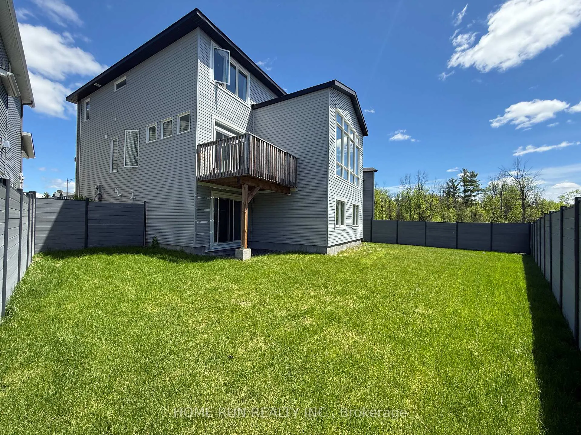 Photo 2 of 271 Ketchikan Crescent, Ottawa, Kanata - Kanata Lakes/Heritage Hills — HOMEH