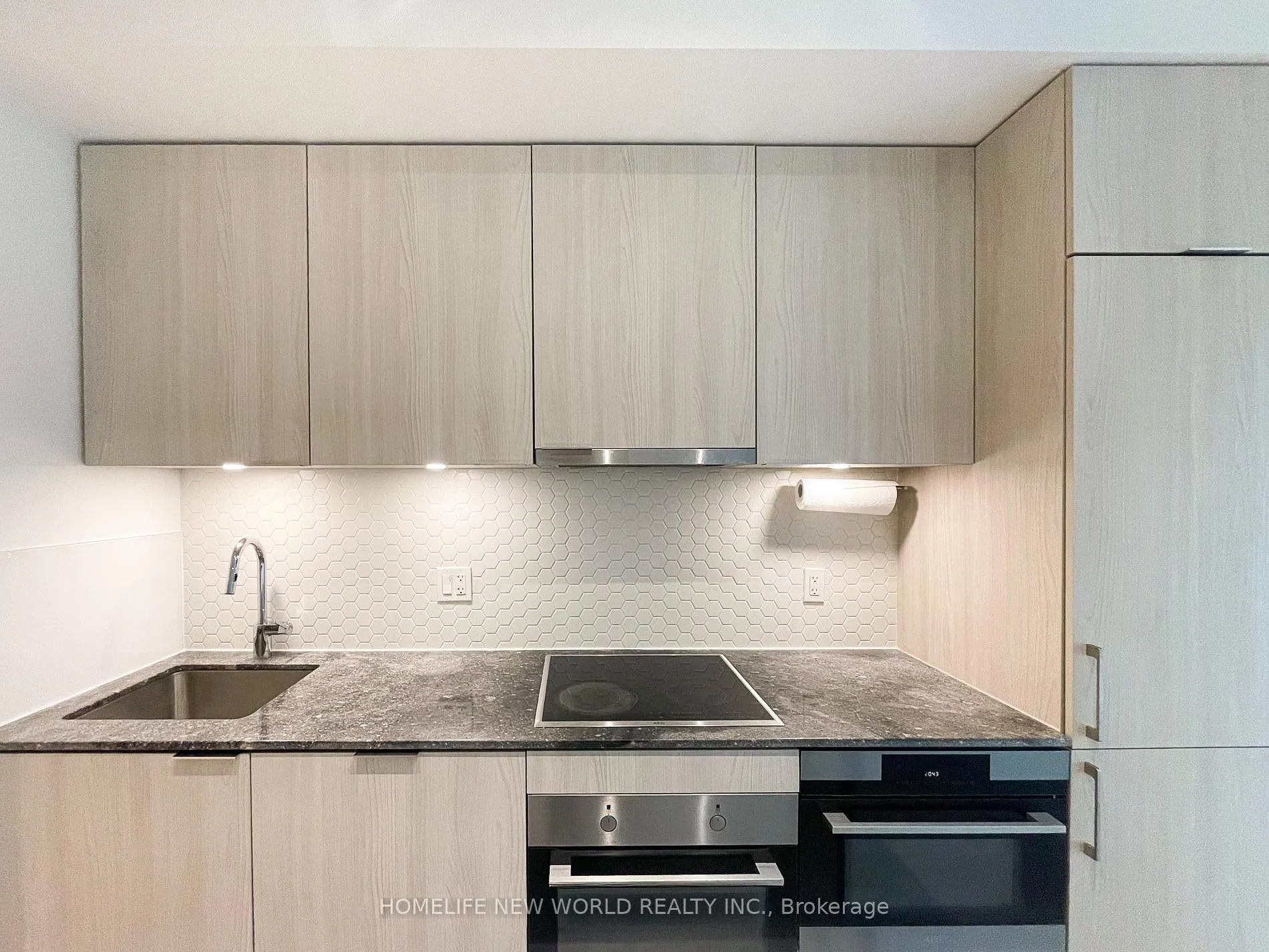 Photo 7 of Unit 309, 15 Queens Quay E, Toronto, Waterfront Communities — HOMEH