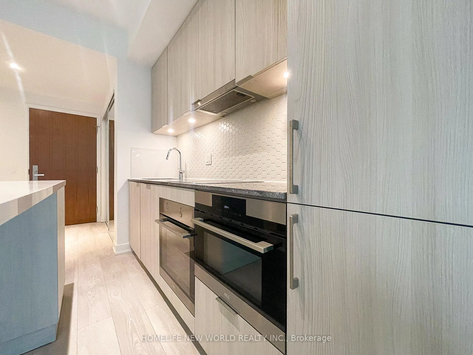 Photo 8 of Unit 309, 15 Queens Quay E, Toronto, Waterfront Communities — HOMEH