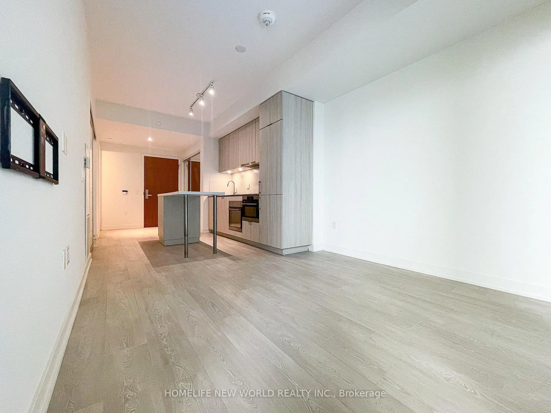 Photo 9 of Unit 309, 15 Queens Quay E, Toronto, Waterfront Communities — HOMEH