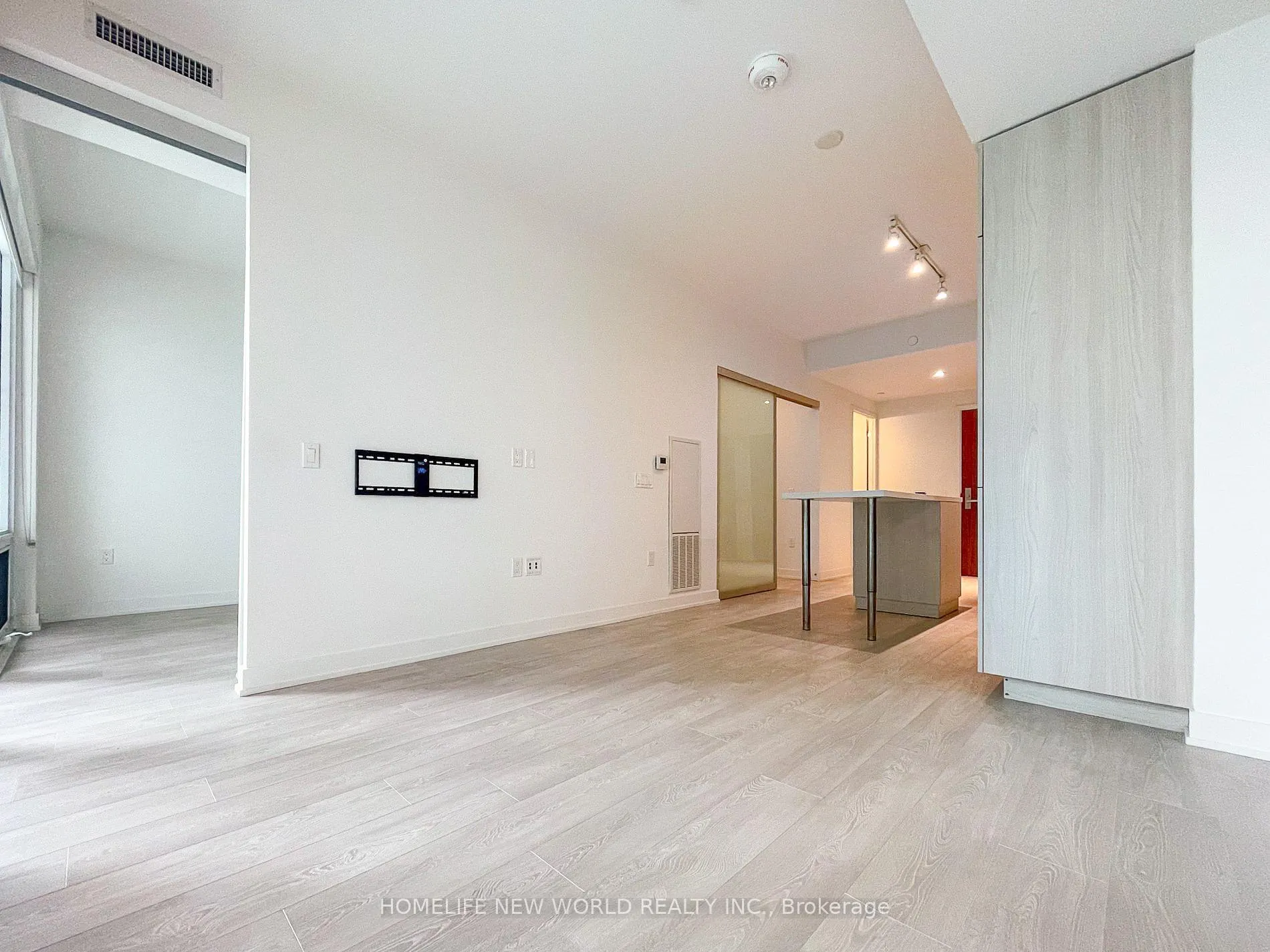 Photo 10 of Unit 309, 15 Queens Quay E, Toronto, Waterfront Communities — HOMEH