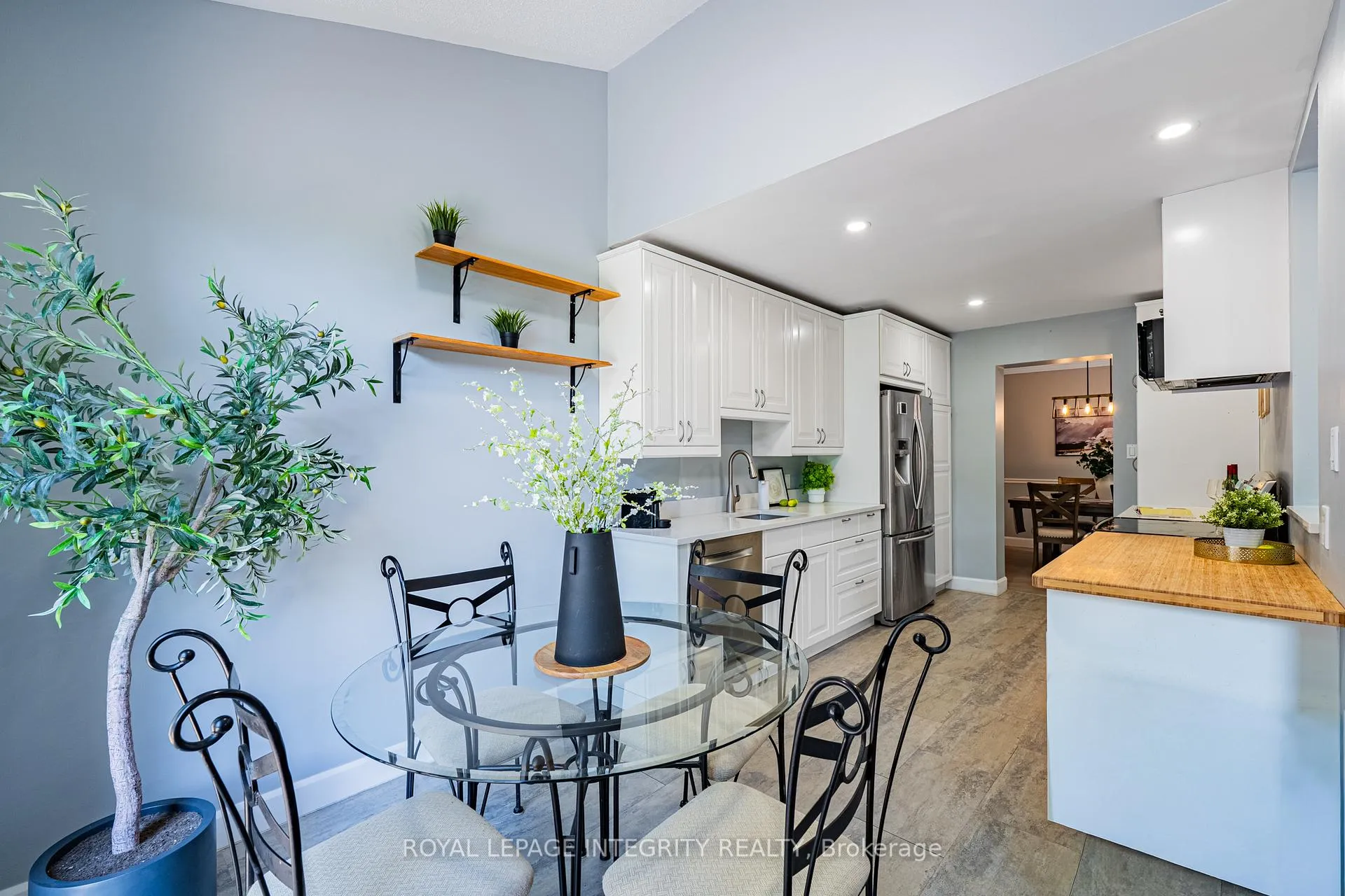Photo 13 of 208 Blackdome Crescent, Ottawa, Kanata - Kanata Lakes/Heritage Hills — HOMEH