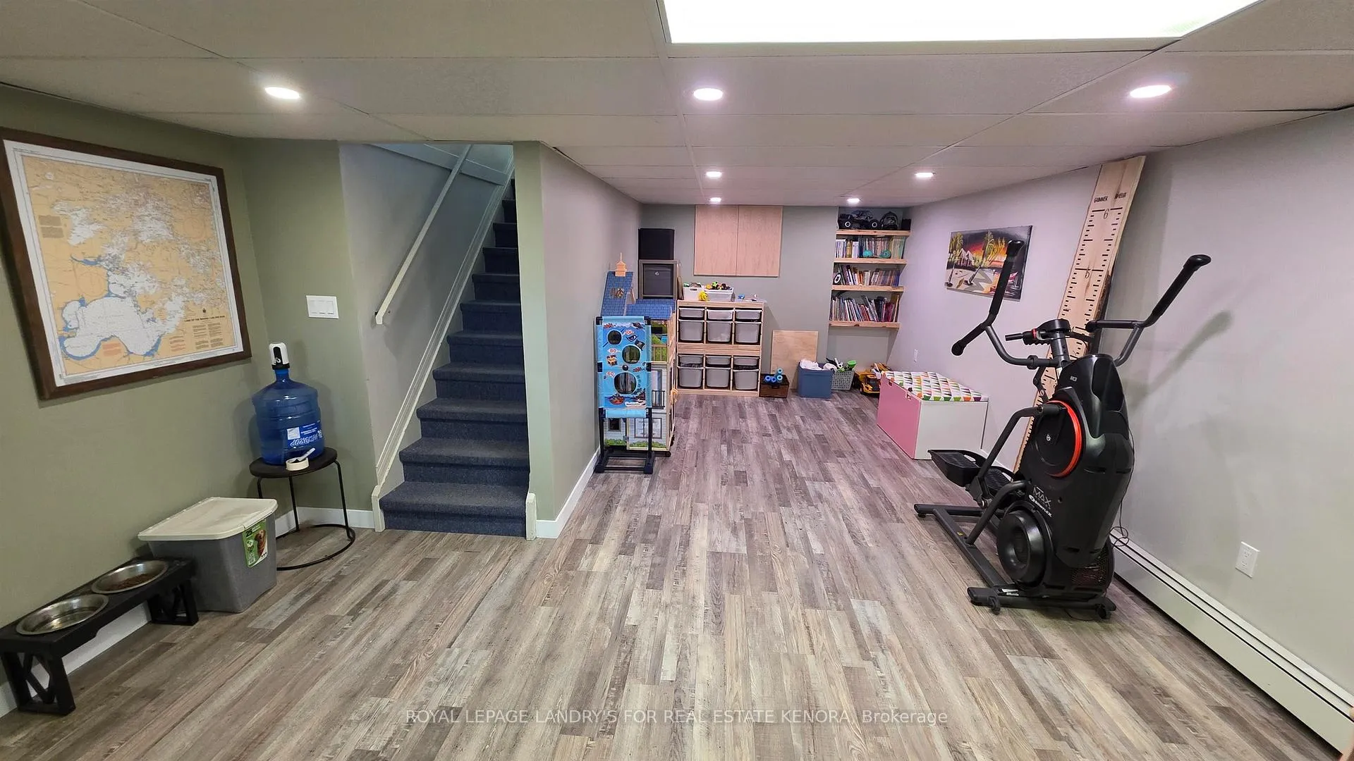 Photo 10 of 912 Ninth Street, Kenora, Evergreen — HOMEH