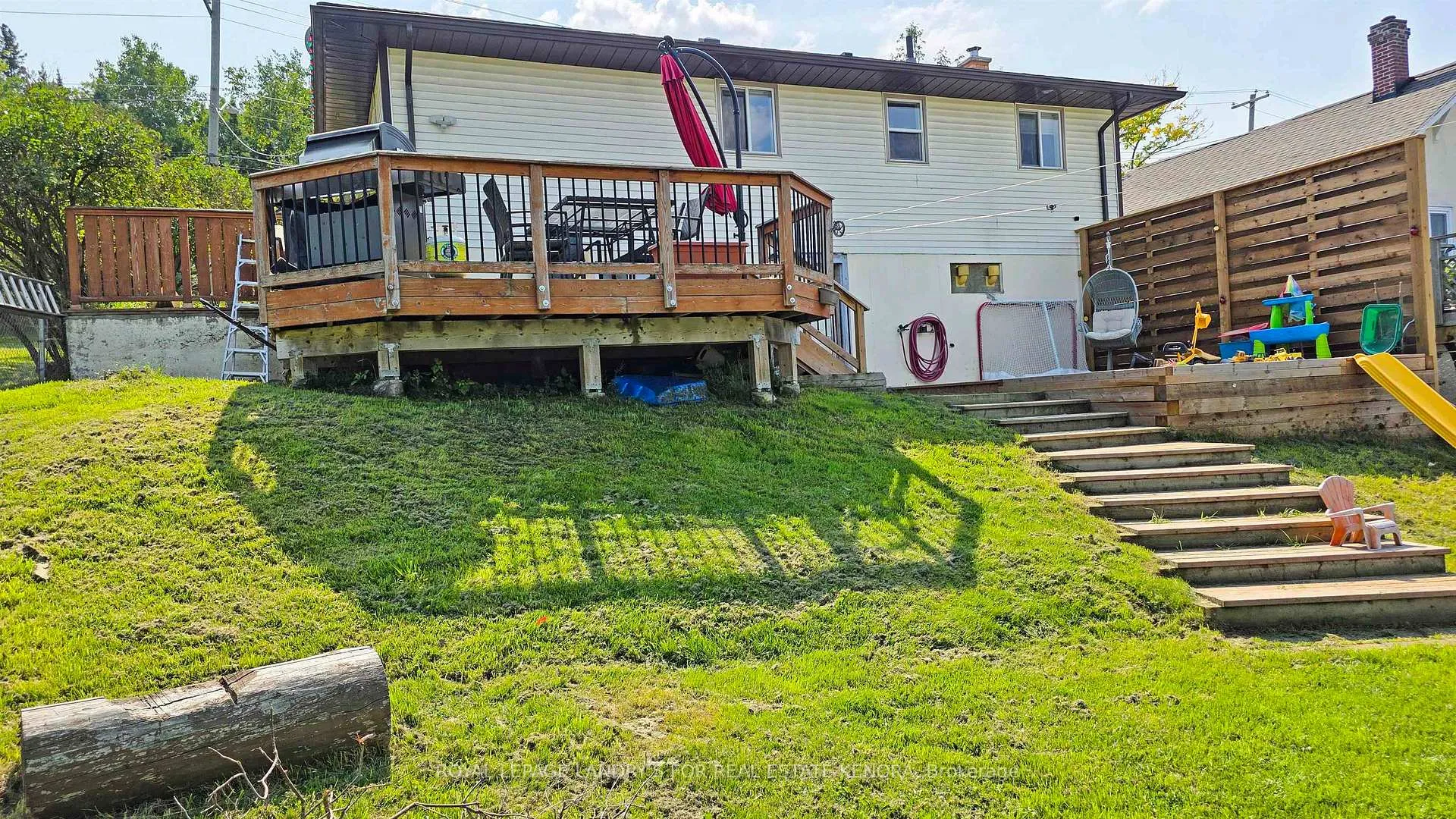 Photo 18 of 912 Ninth Street, Kenora, Evergreen — HOMEH