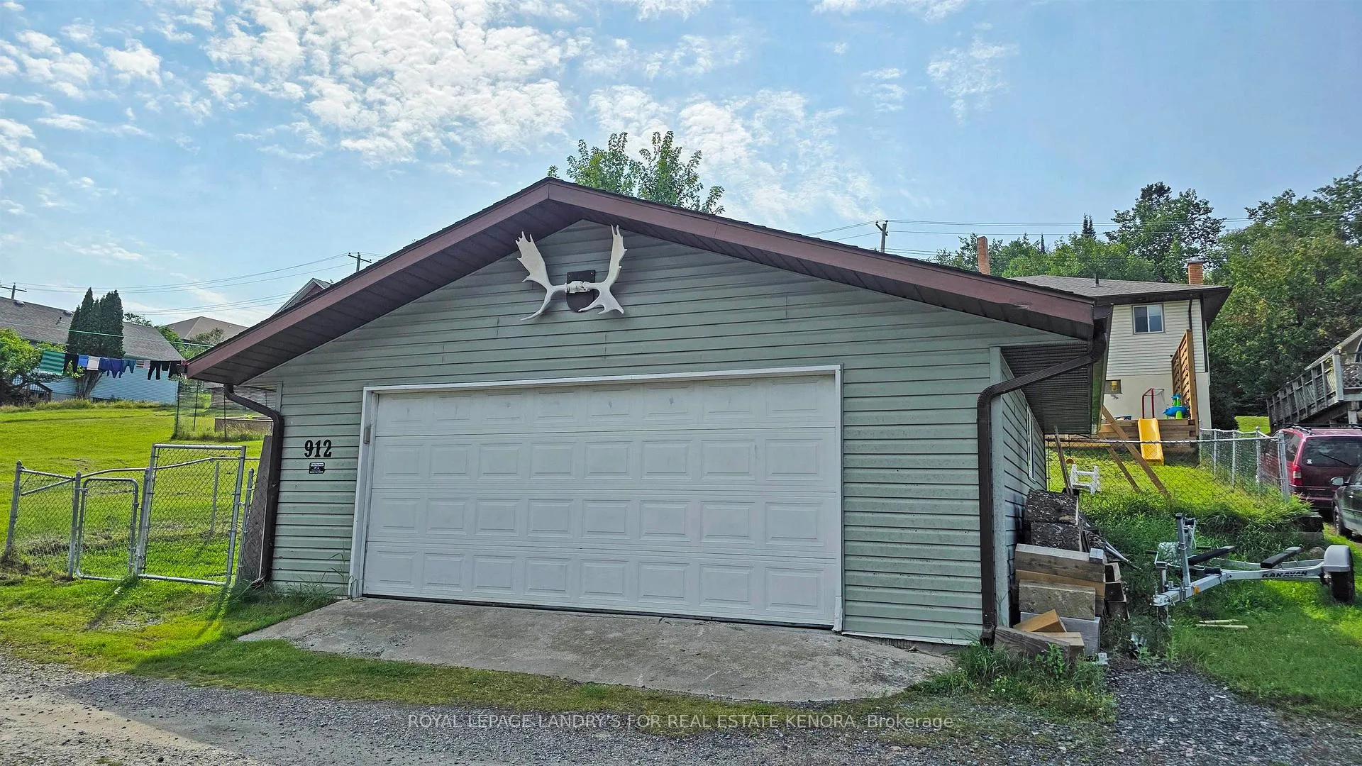 Photo 19 of 912 Ninth Street, Kenora, Evergreen — HOMEH