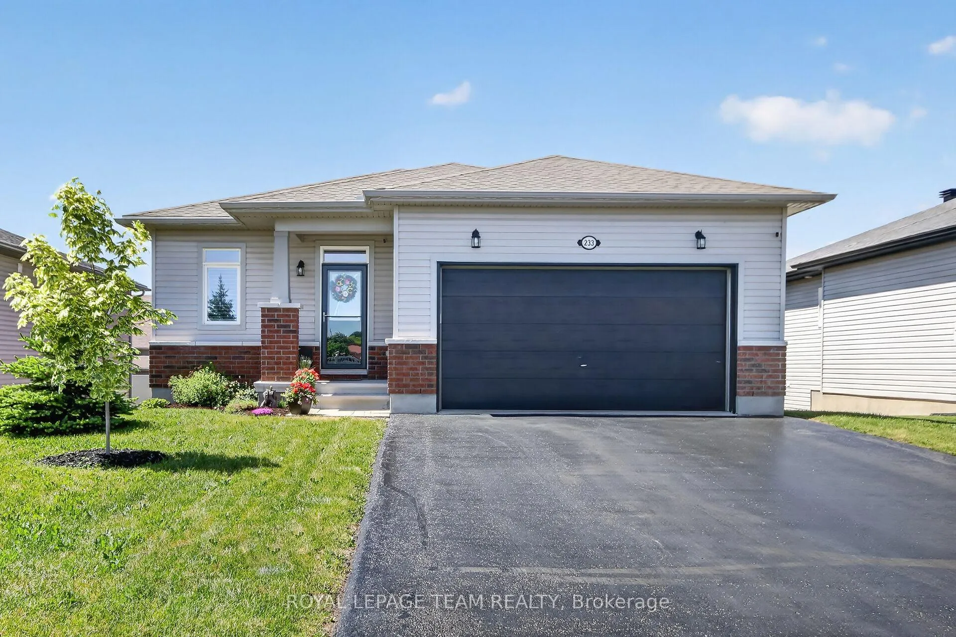 Photo 1 of 233 Edey Street, Arnprior, Arnprior — HOMEH