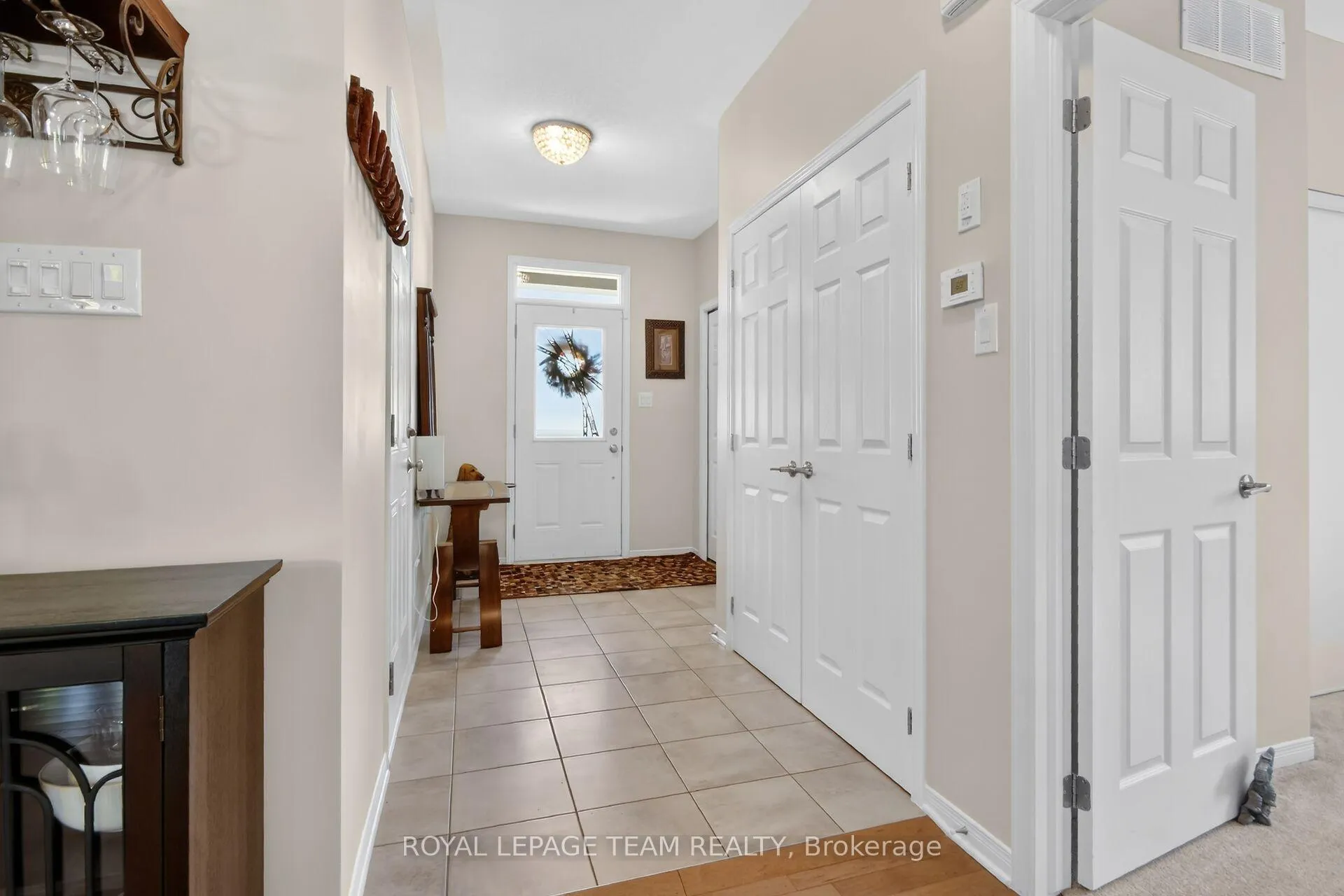 Photo 4 of 233 Edey Street, Arnprior, Arnprior — HOMEH