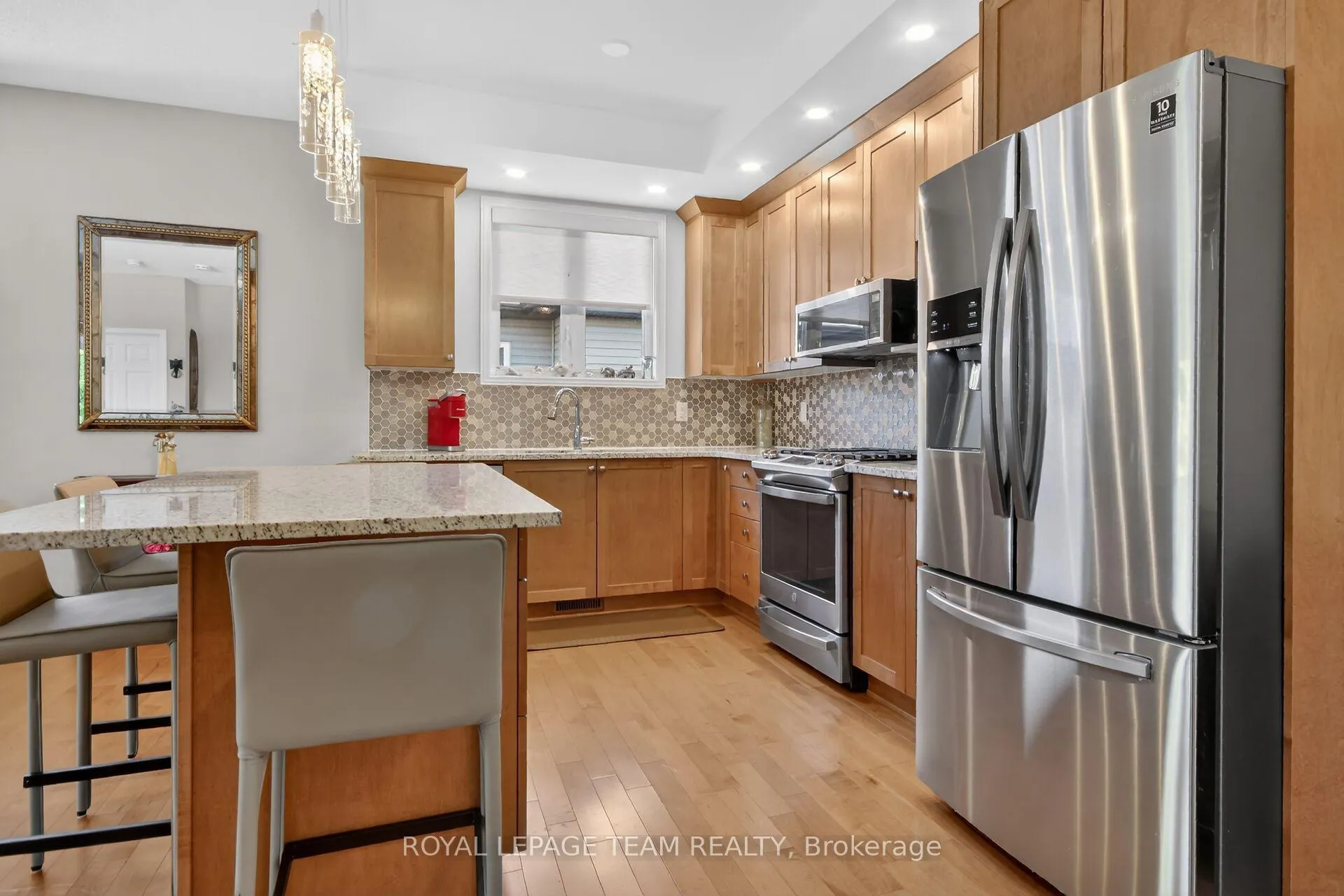 Photo 11 of 233 Edey Street, Arnprior, Arnprior — HOMEH