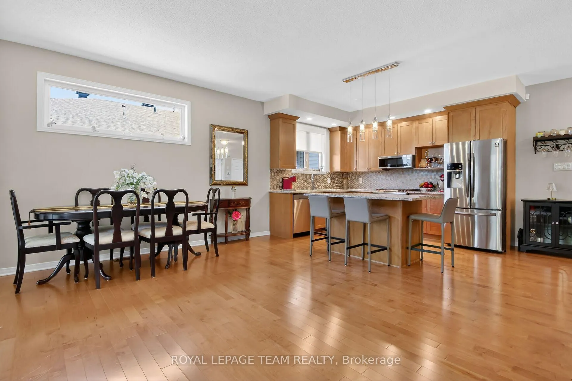 Photo 12 of 233 Edey Street, Arnprior, Arnprior — HOMEH