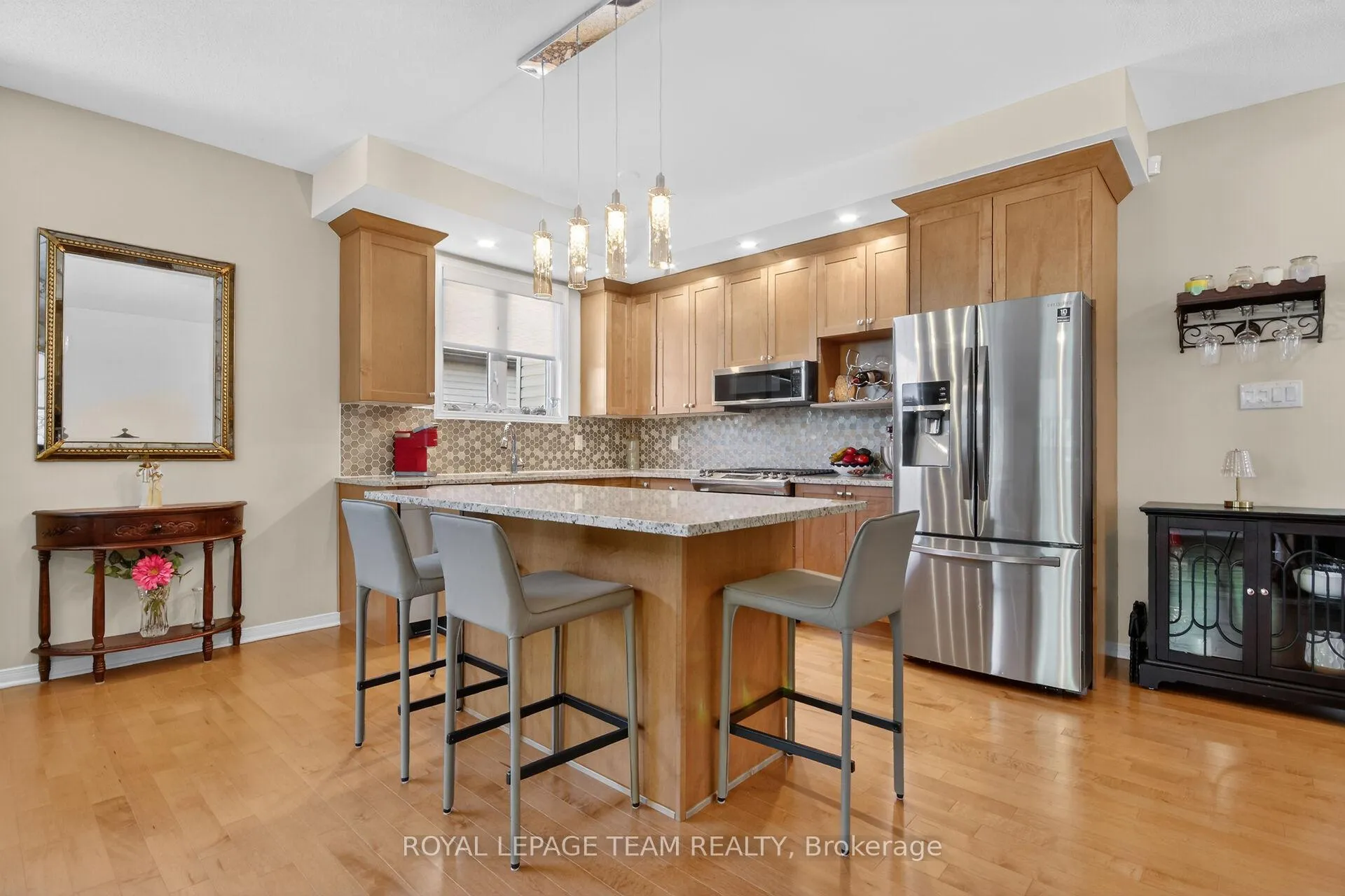 Photo 14 of 233 Edey Street, Arnprior, Arnprior — HOMEH
