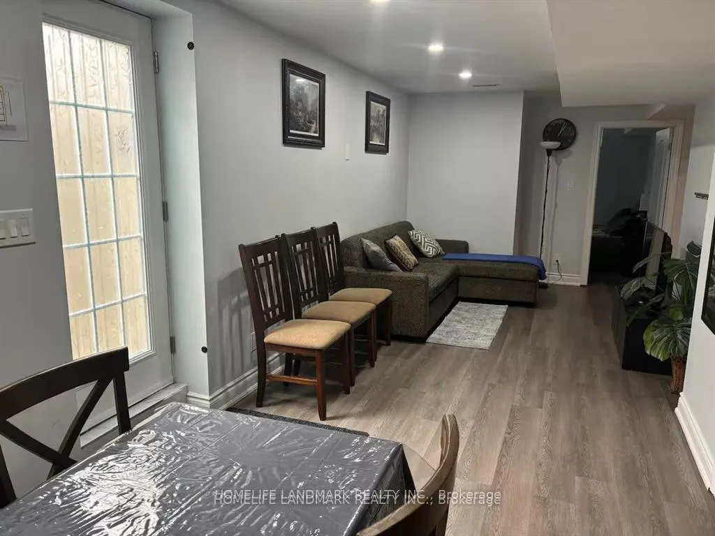 Photo 3 of 794 Biggar Heights E, Milton, Coates — HOMEH