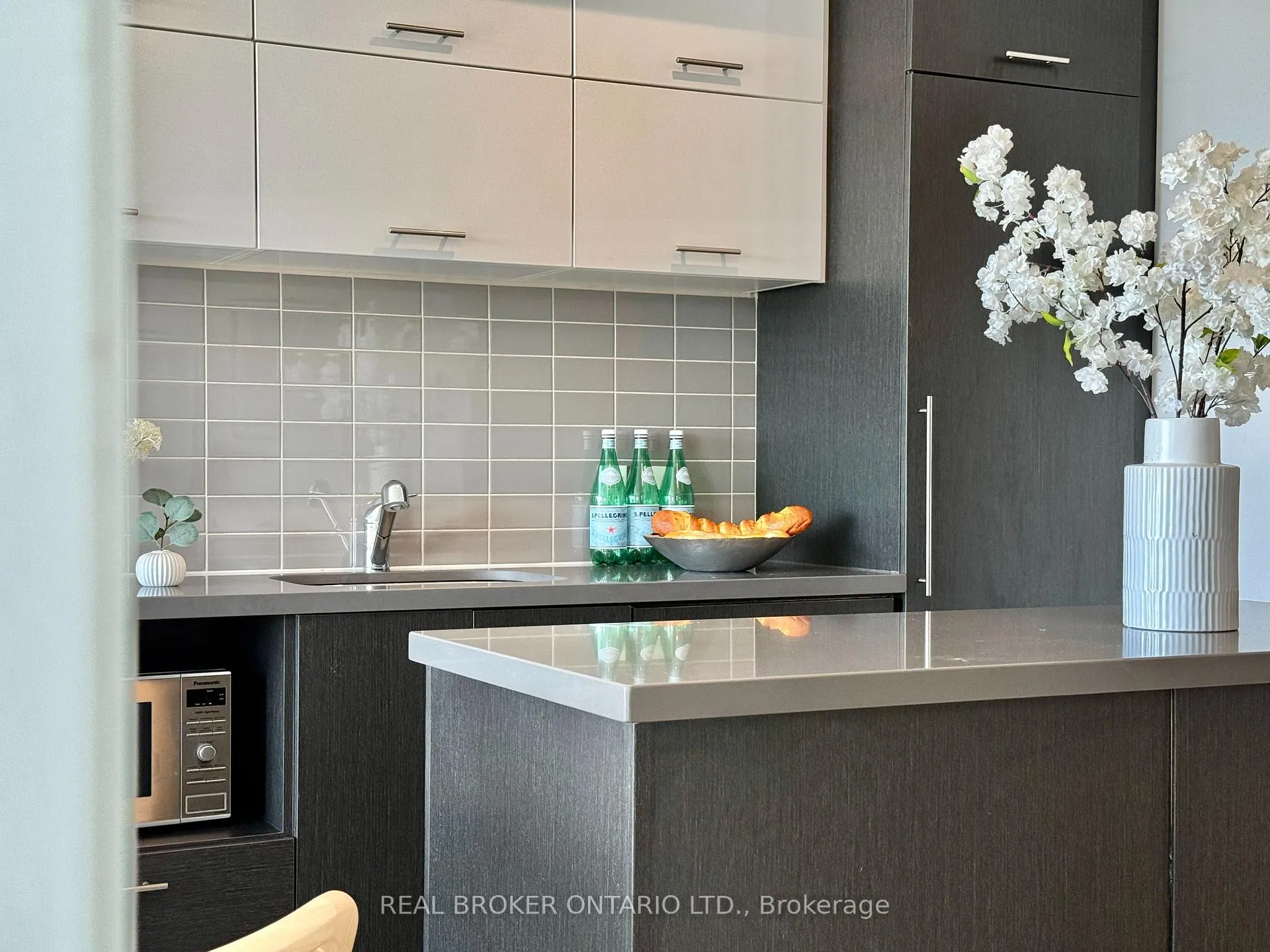 Photo 8 of Unit 1209, 8081 Birchmount Road, Markham, Unionville — HOMEH