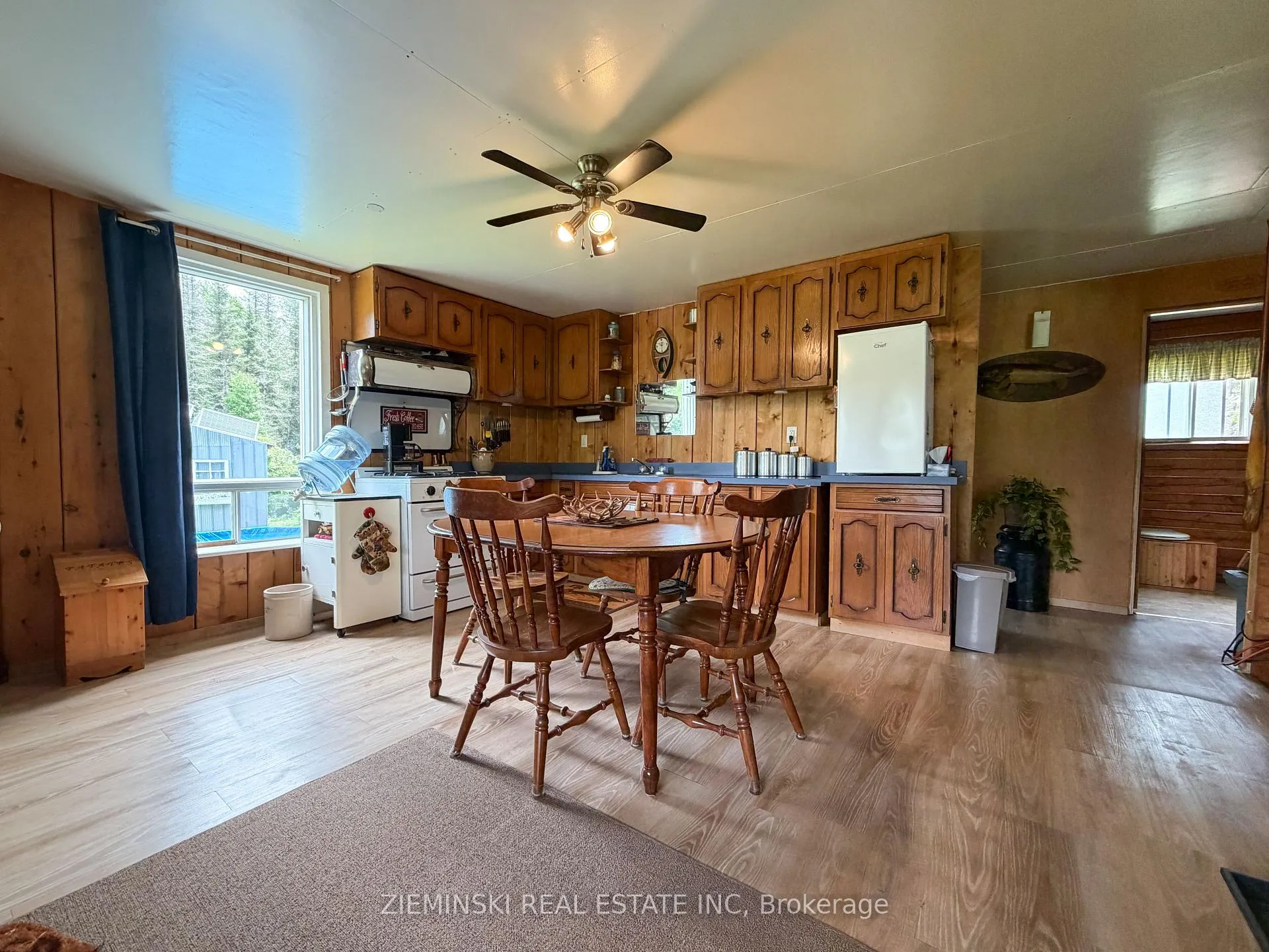 Photo 2 of 22 Rapids Avenue, Cochrane — HOMEH