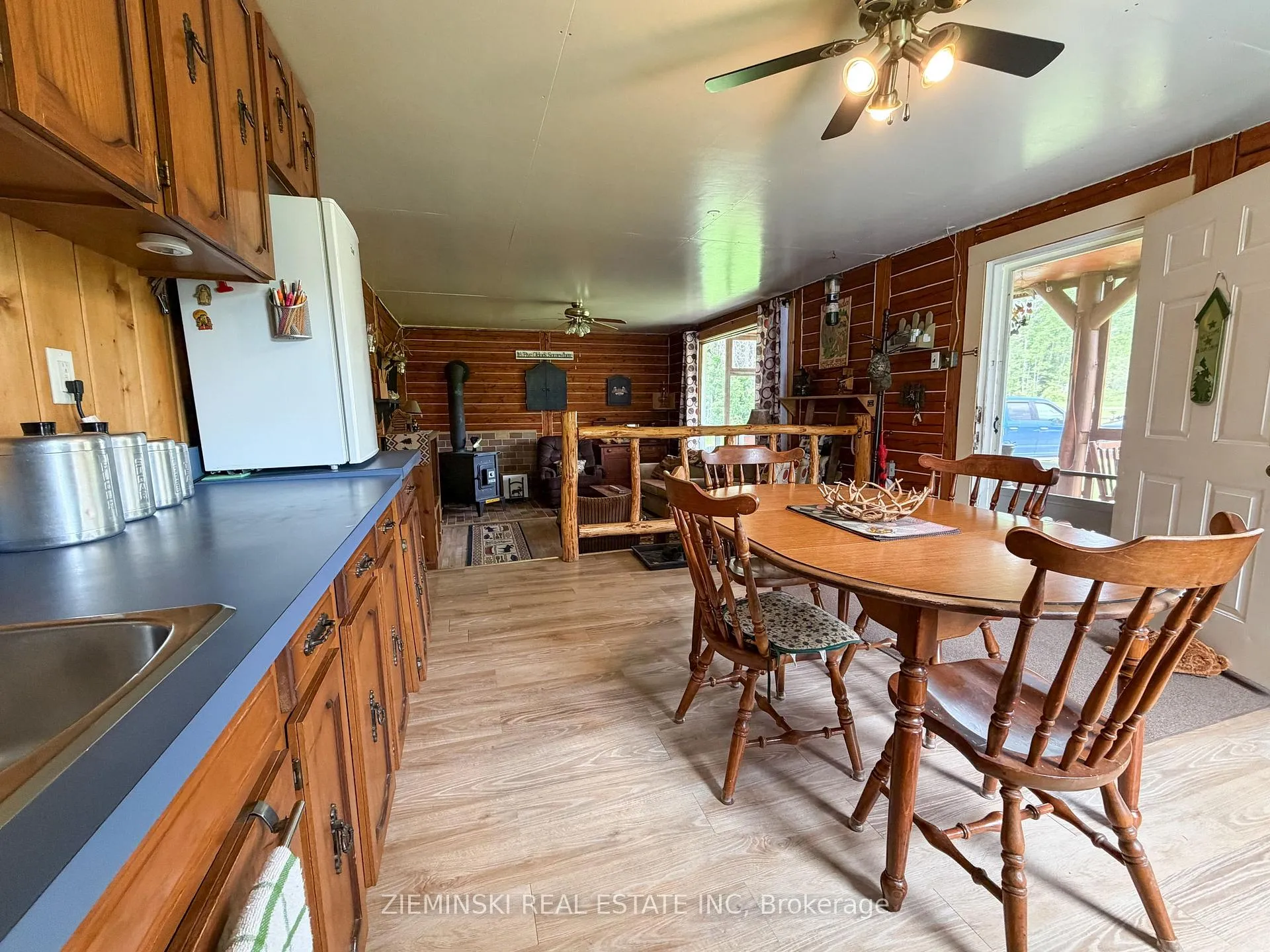 Photo 4 of 22 Rapids Avenue, Cochrane — HOMEH