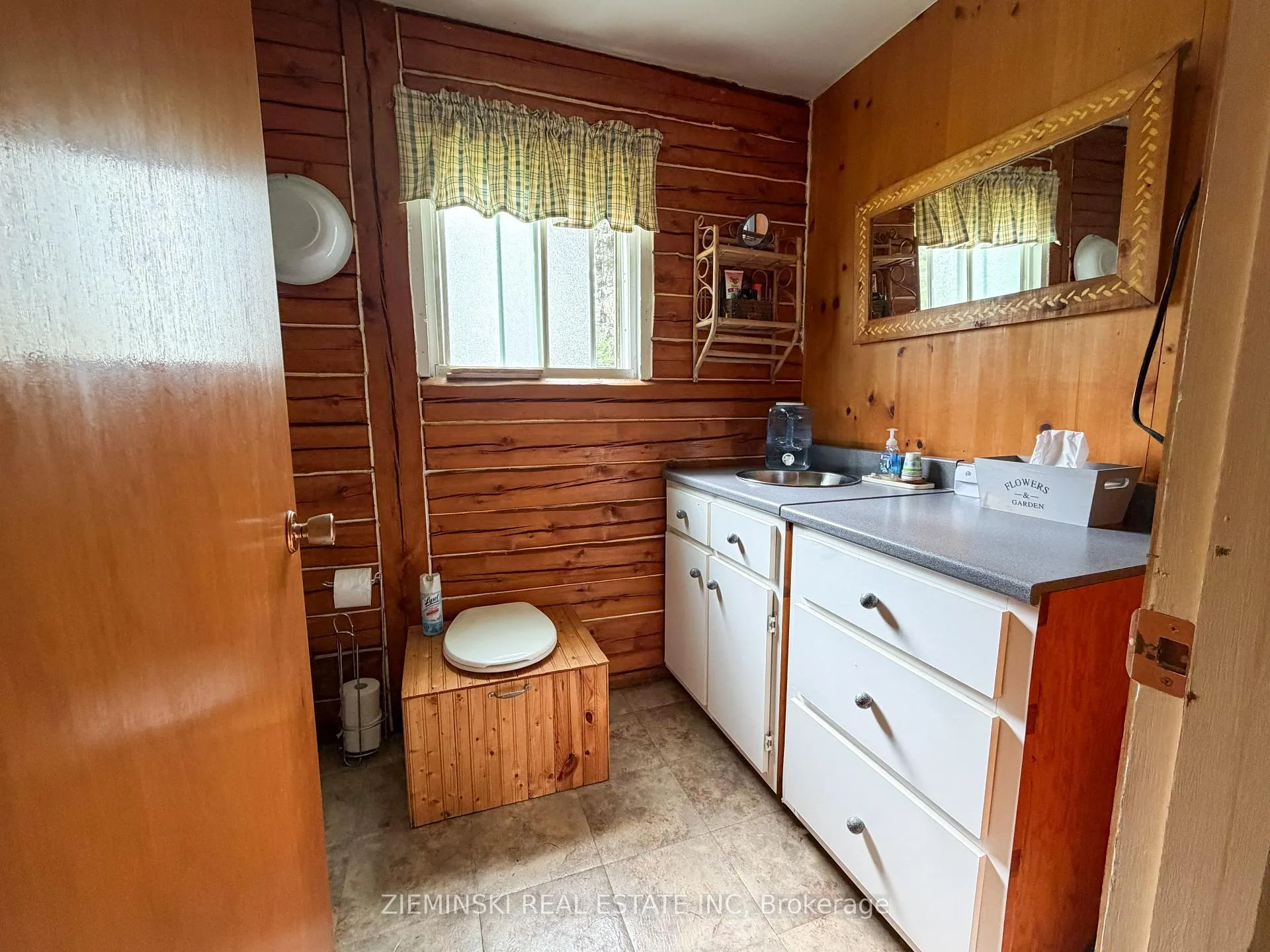 Photo 9 of 22 Rapids Avenue, Cochrane — HOMEH