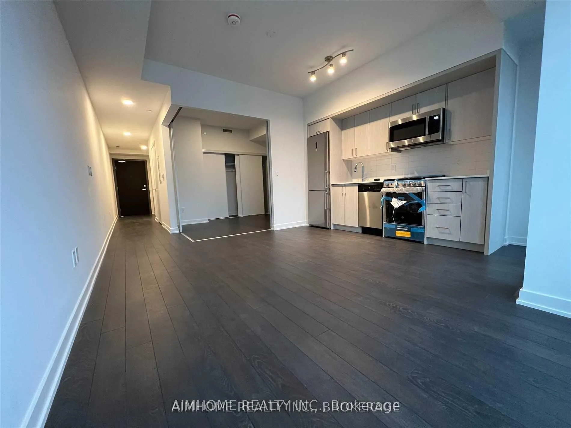 Photo 5 of Unit 603, 1 Cardiff Road, Toronto, Mount Pleasant East — HOMEH