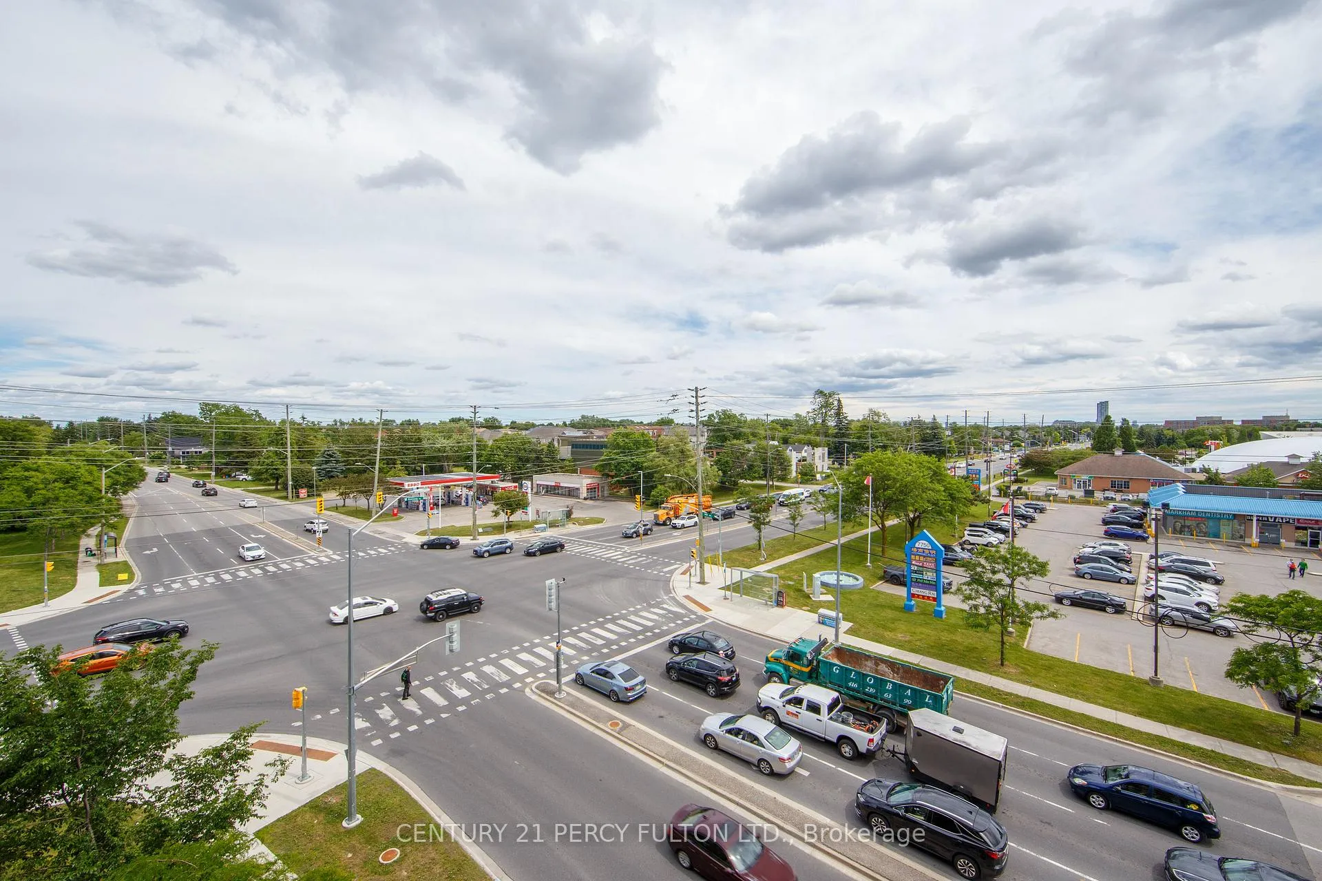 Photo 4 of Unit 8, 7768 Kennedy Road, Markham, Milliken Mills West — HOMEH