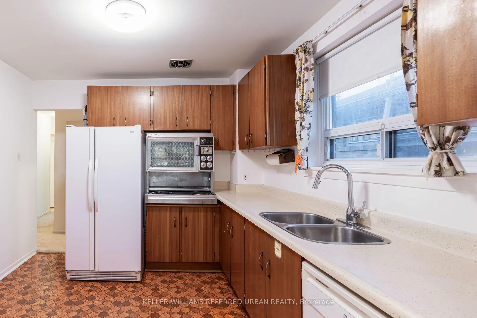 Photo 13 of 1636 Robillard Road, Mississauga, Clarkson — HOMEH