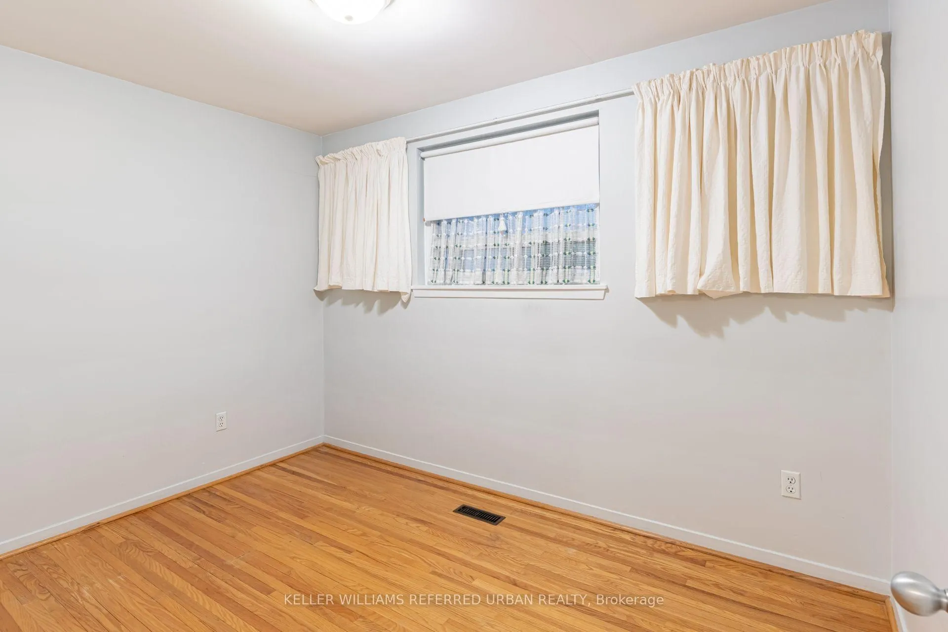 Photo 20 of 1636 Robillard Road, Mississauga, Clarkson — HOMEH