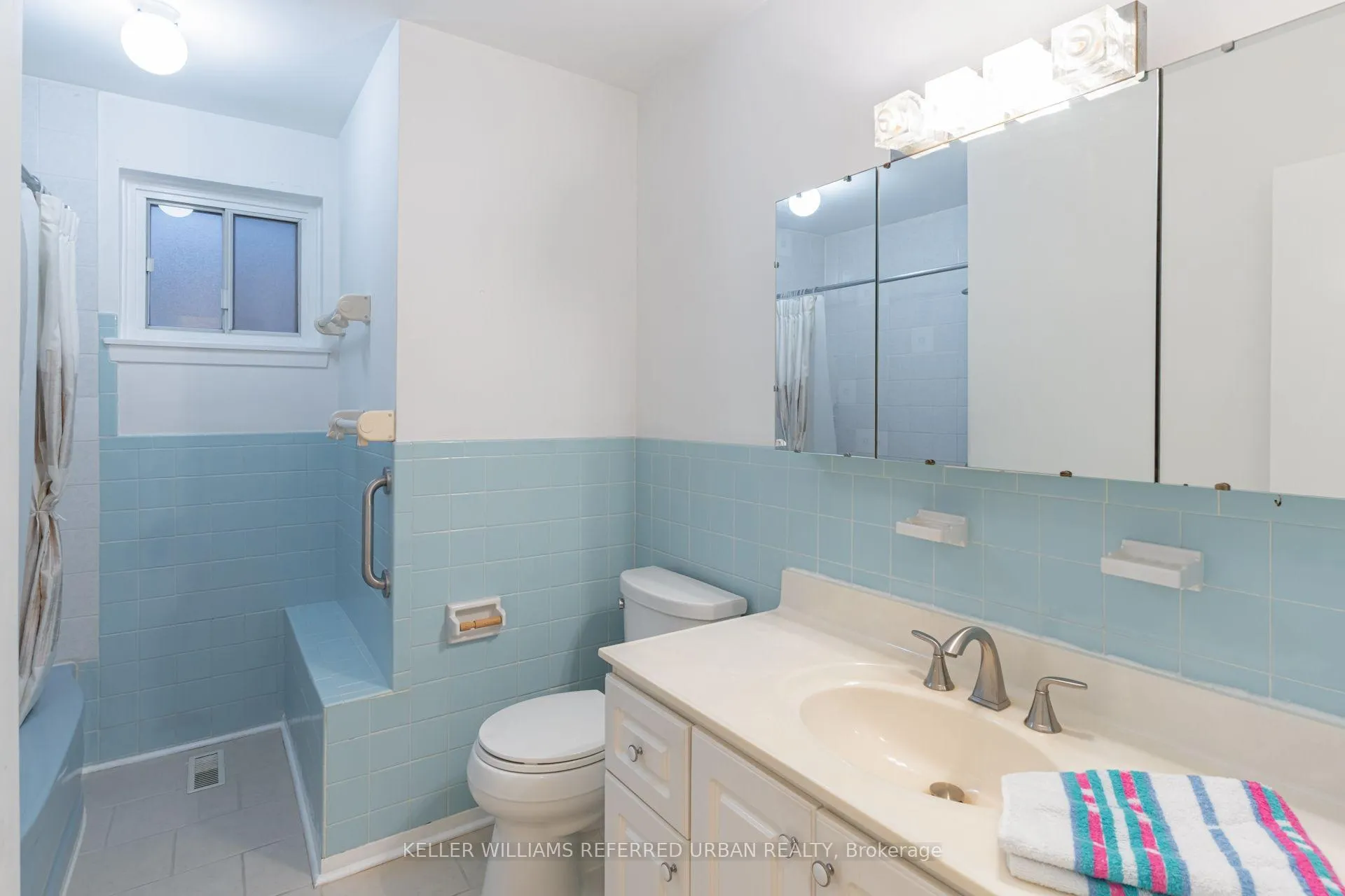 Photo 24 of 1636 Robillard Road, Mississauga, Clarkson — HOMEH