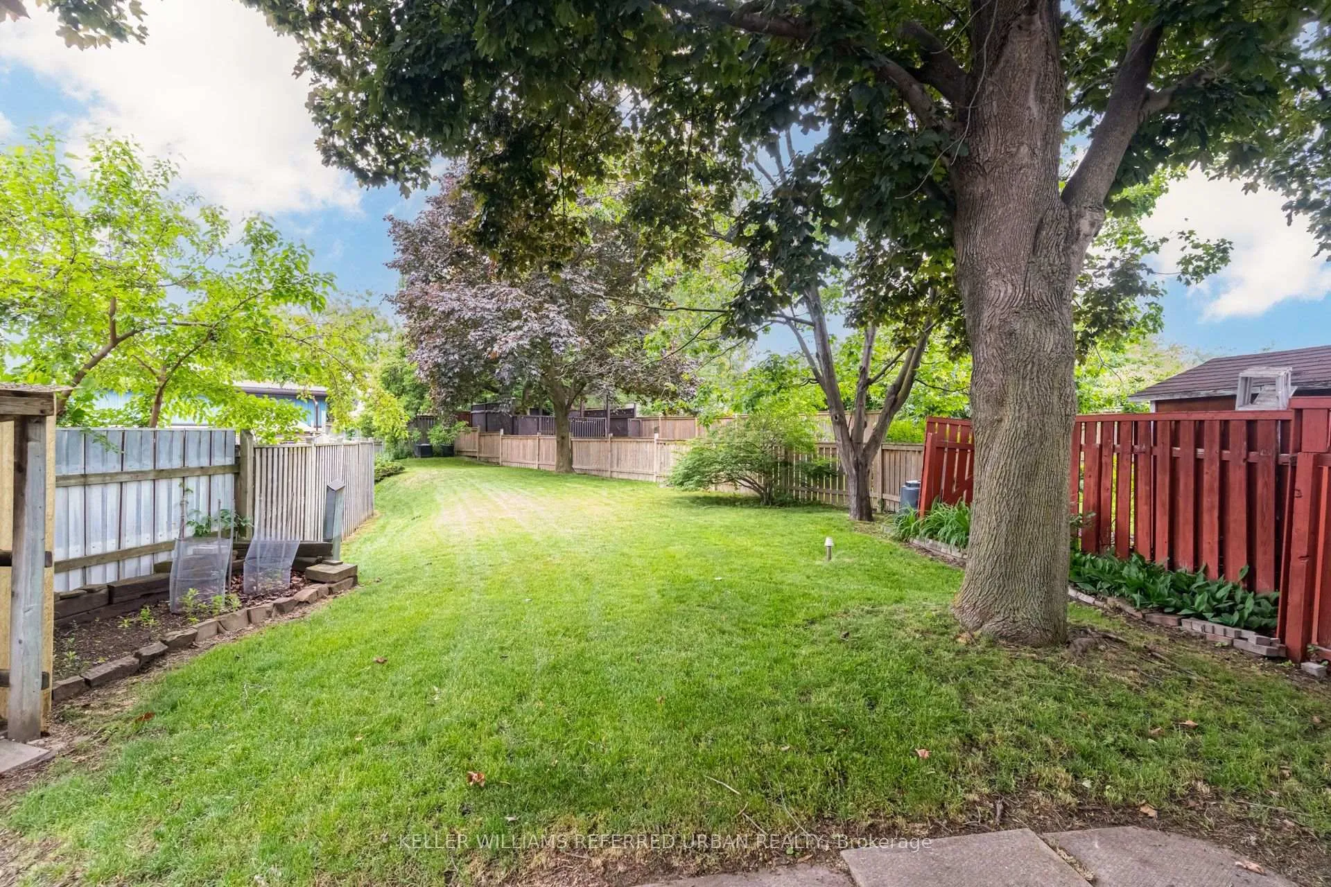 Photo 34 of 1636 Robillard Road, Mississauga, Clarkson — HOMEH