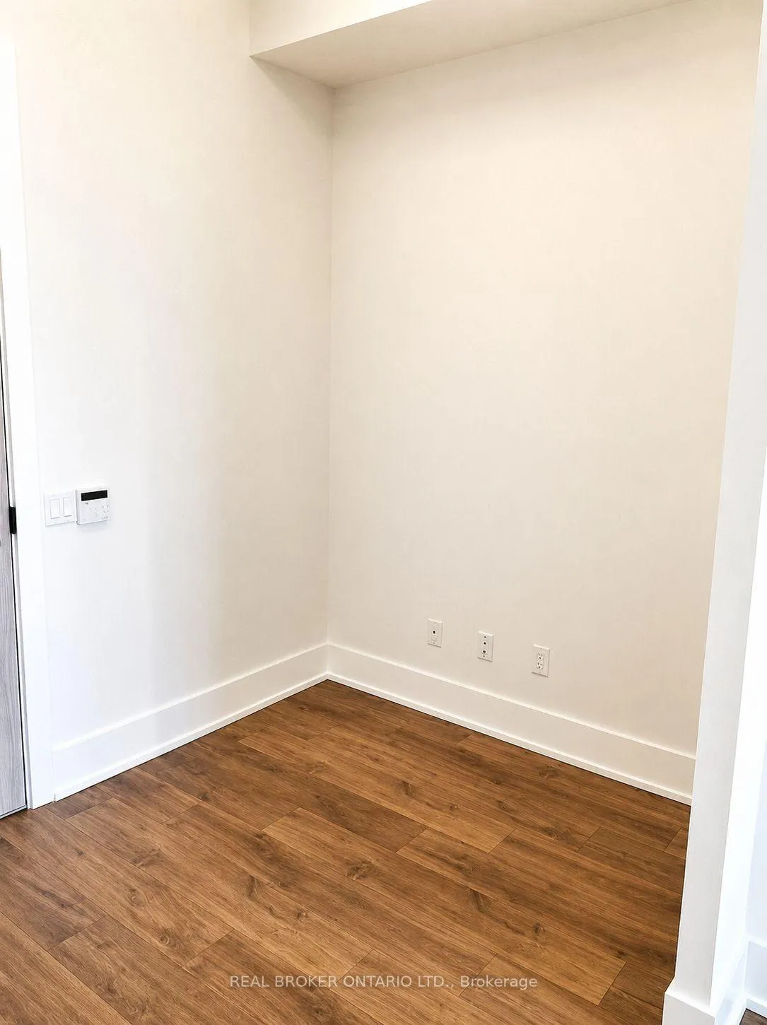 Photo 5 of Unit 421, 80 Vanauley Street, Toronto, Kensington-Chinatown — HOMEH