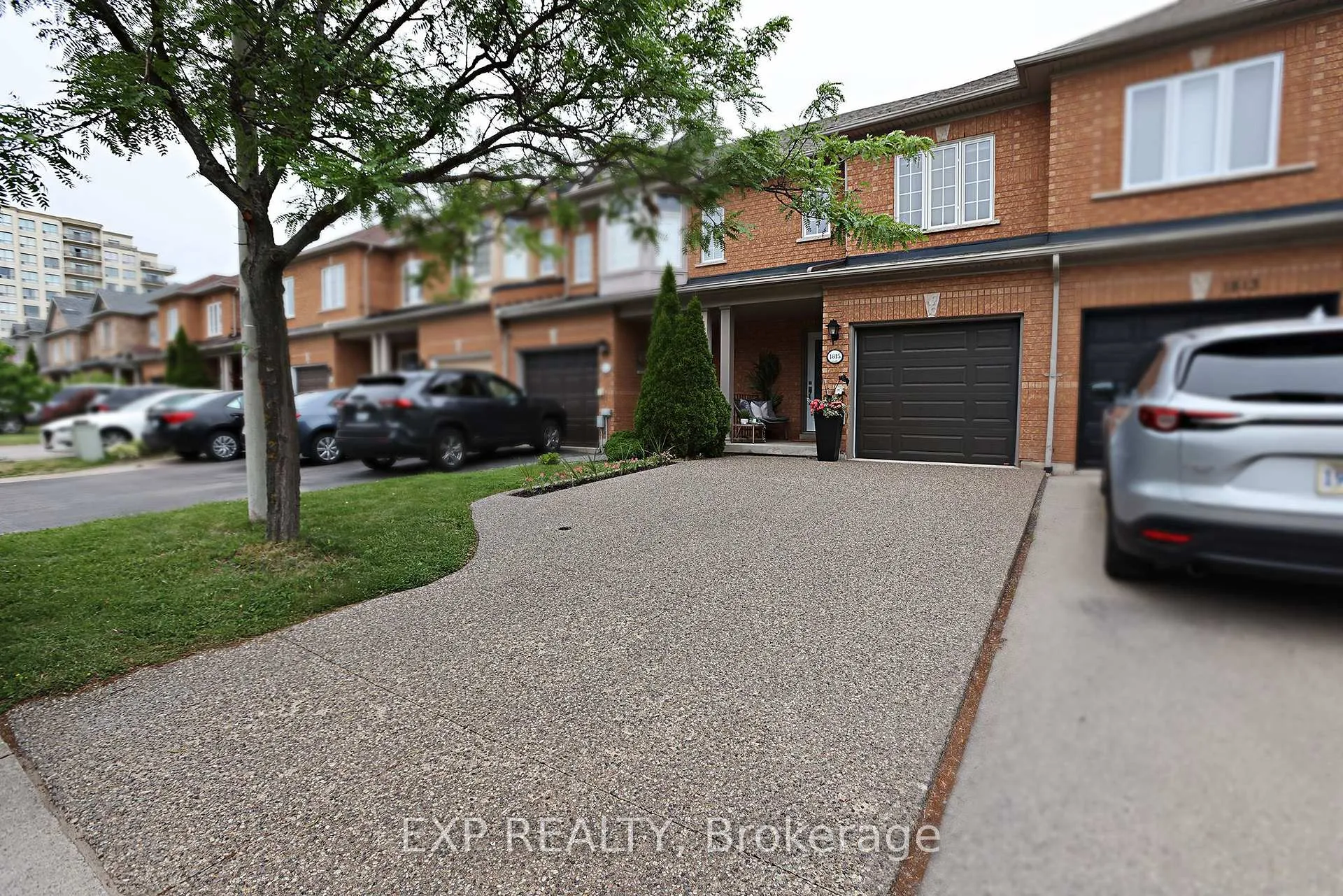 Photo 3 of 1815 Mccoy Avenue, Burlington, Uptown — HOMEH