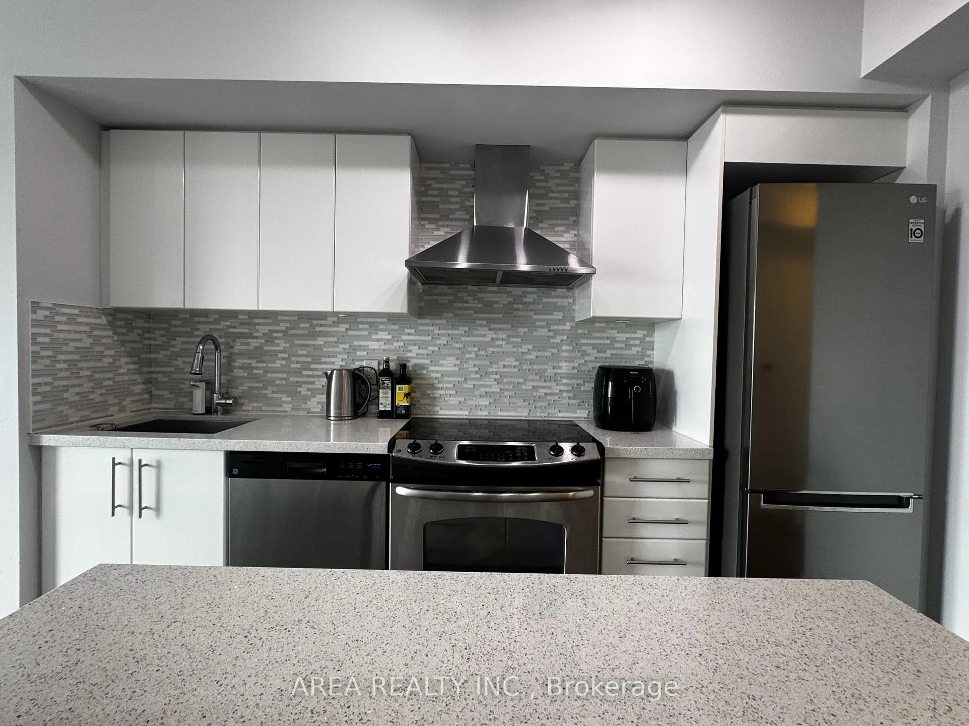 Photo 1 of Unit 1401, 58 Orchard View Boulevard, Toronto, Yonge-Eglinton — HOMEH