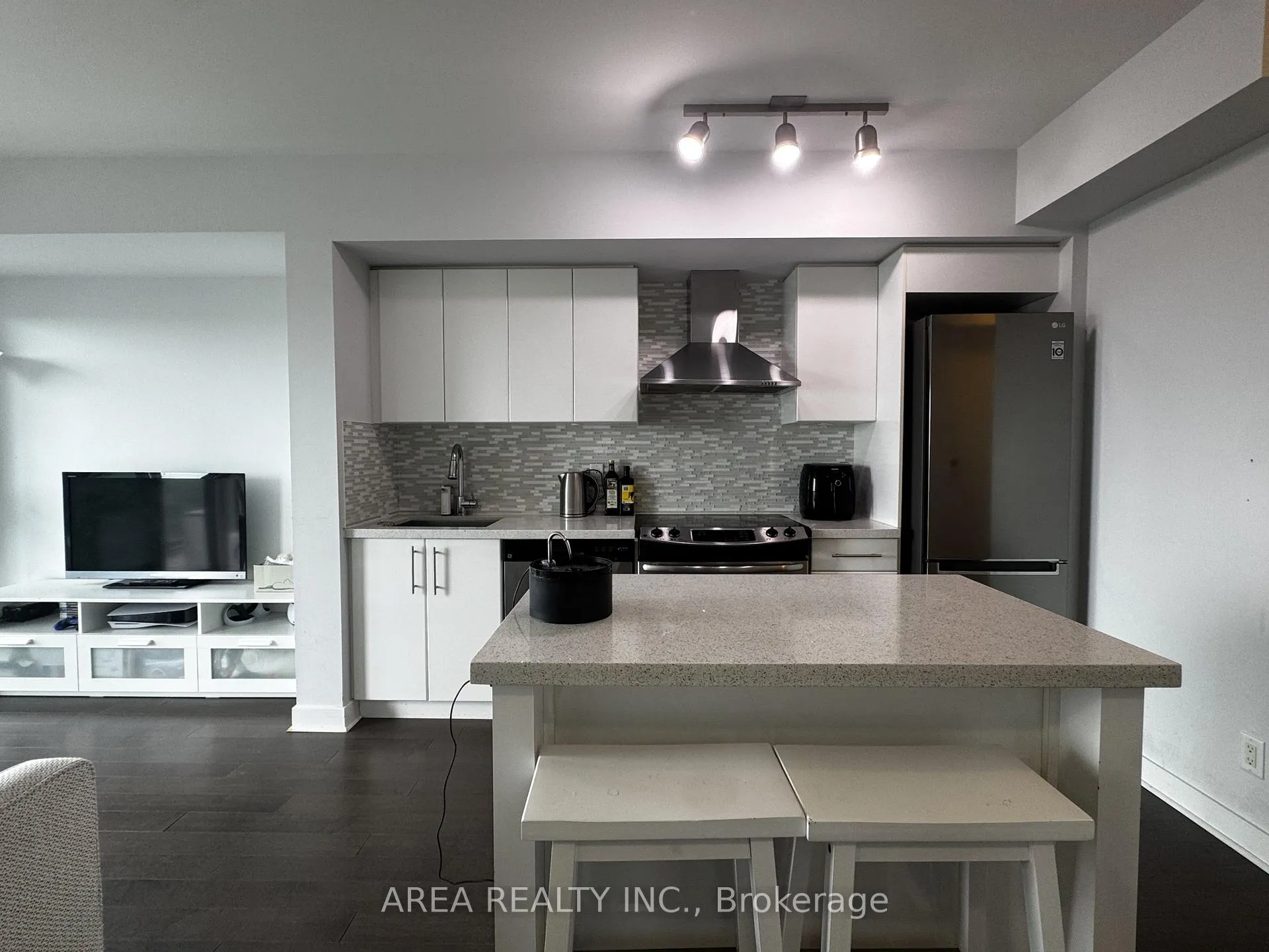 Photo 2 of Unit 1401, 58 Orchard View Boulevard, Toronto, Yonge-Eglinton — HOMEH