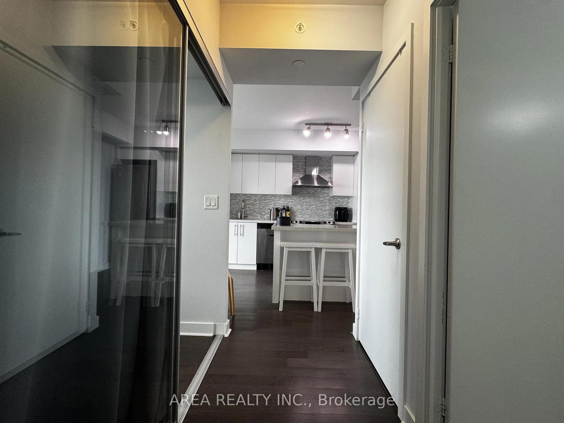 Photo 7 of Unit 1401, 58 Orchard View Boulevard, Toronto, Yonge-Eglinton — HOMEH