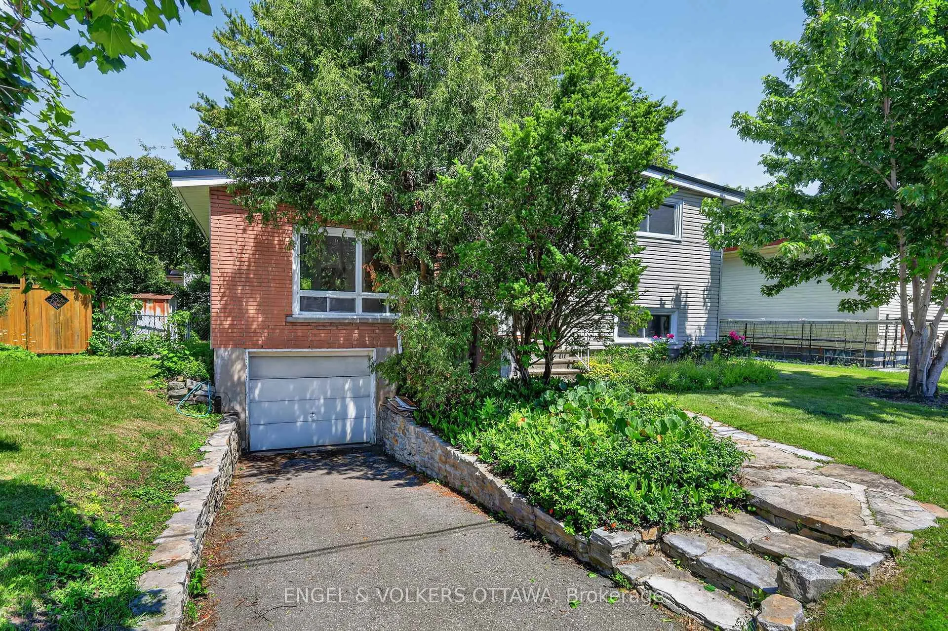 Photo 2 of 1363 Heron Road, Ottawa, Alta Vista — HOMEH