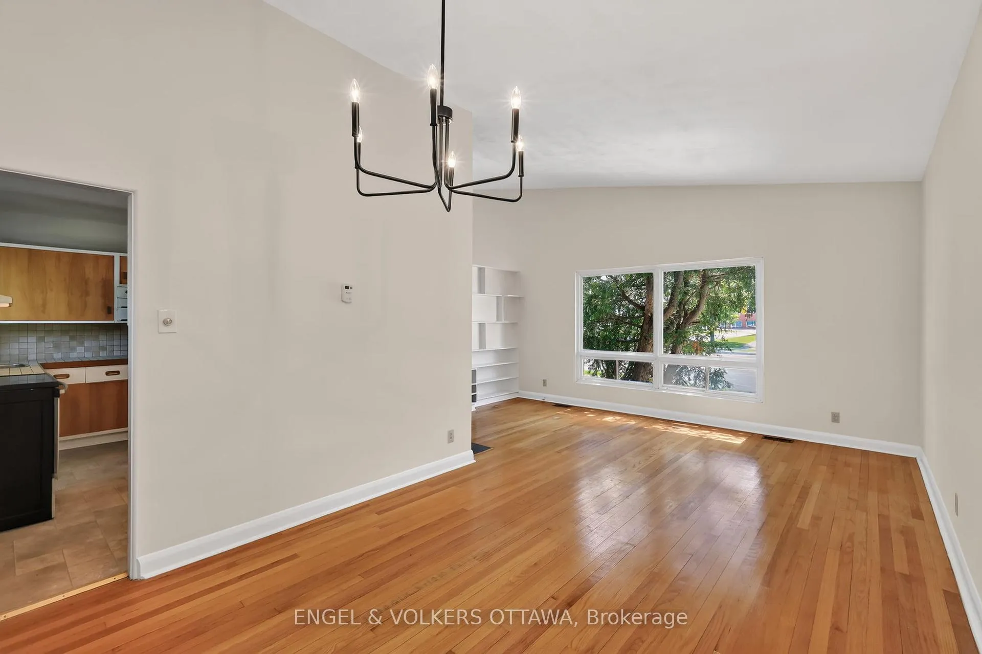 Photo 10 of 1363 Heron Road, Ottawa, Alta Vista — HOMEH
