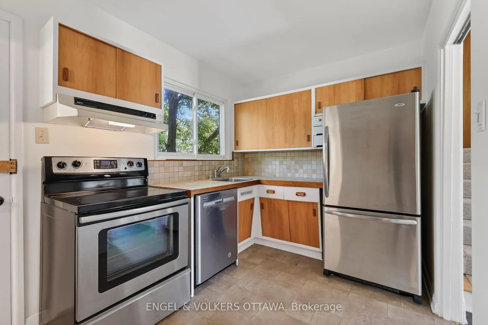Photo 11 of 1363 Heron Road, Ottawa, Alta Vista — HOMEH