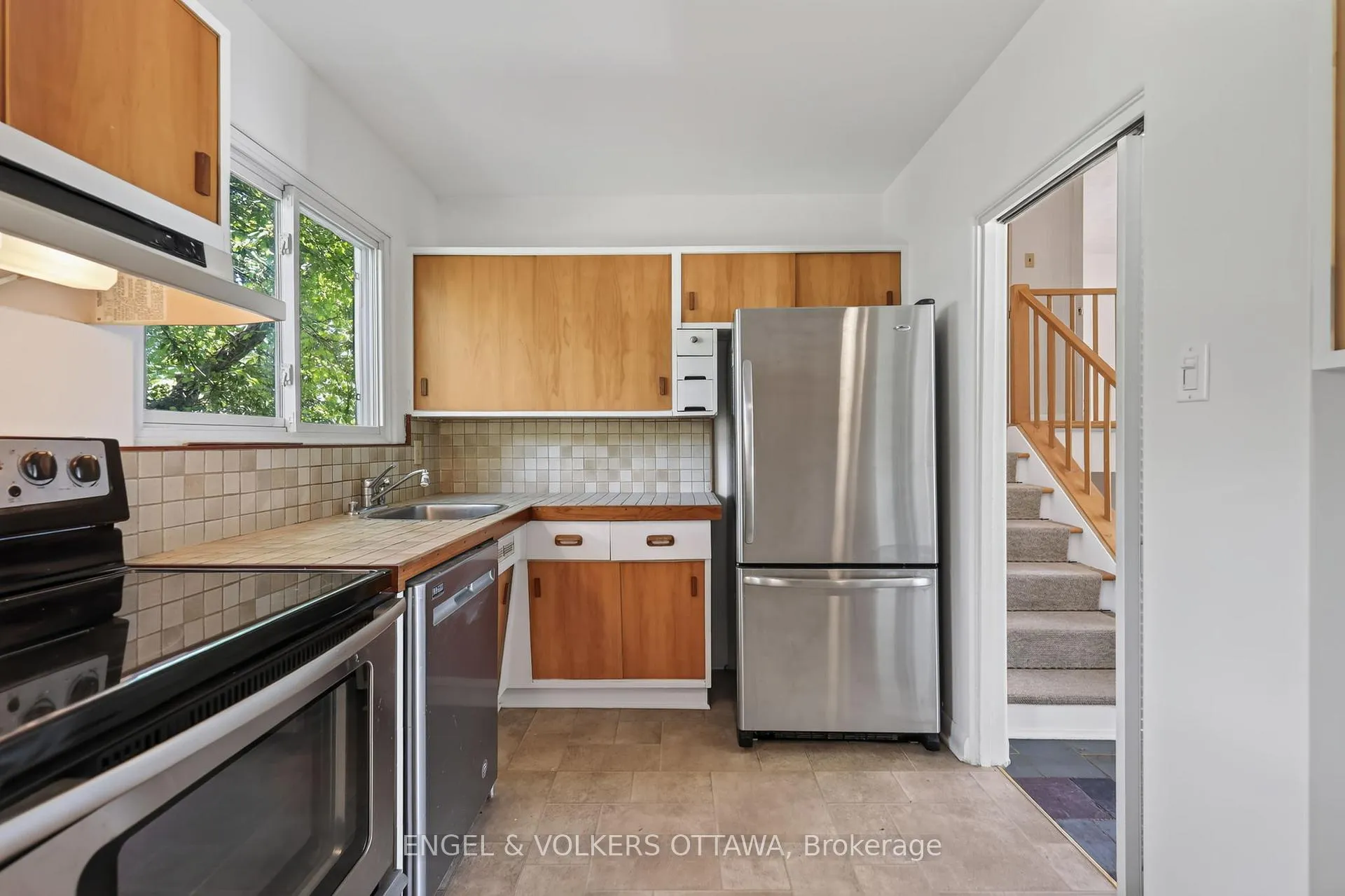Photo 12 of 1363 Heron Road, Ottawa, Alta Vista — HOMEH