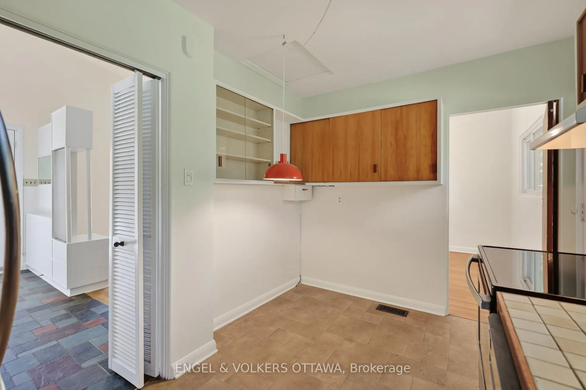 Photo 13 of 1363 Heron Road, Ottawa, Alta Vista — HOMEH