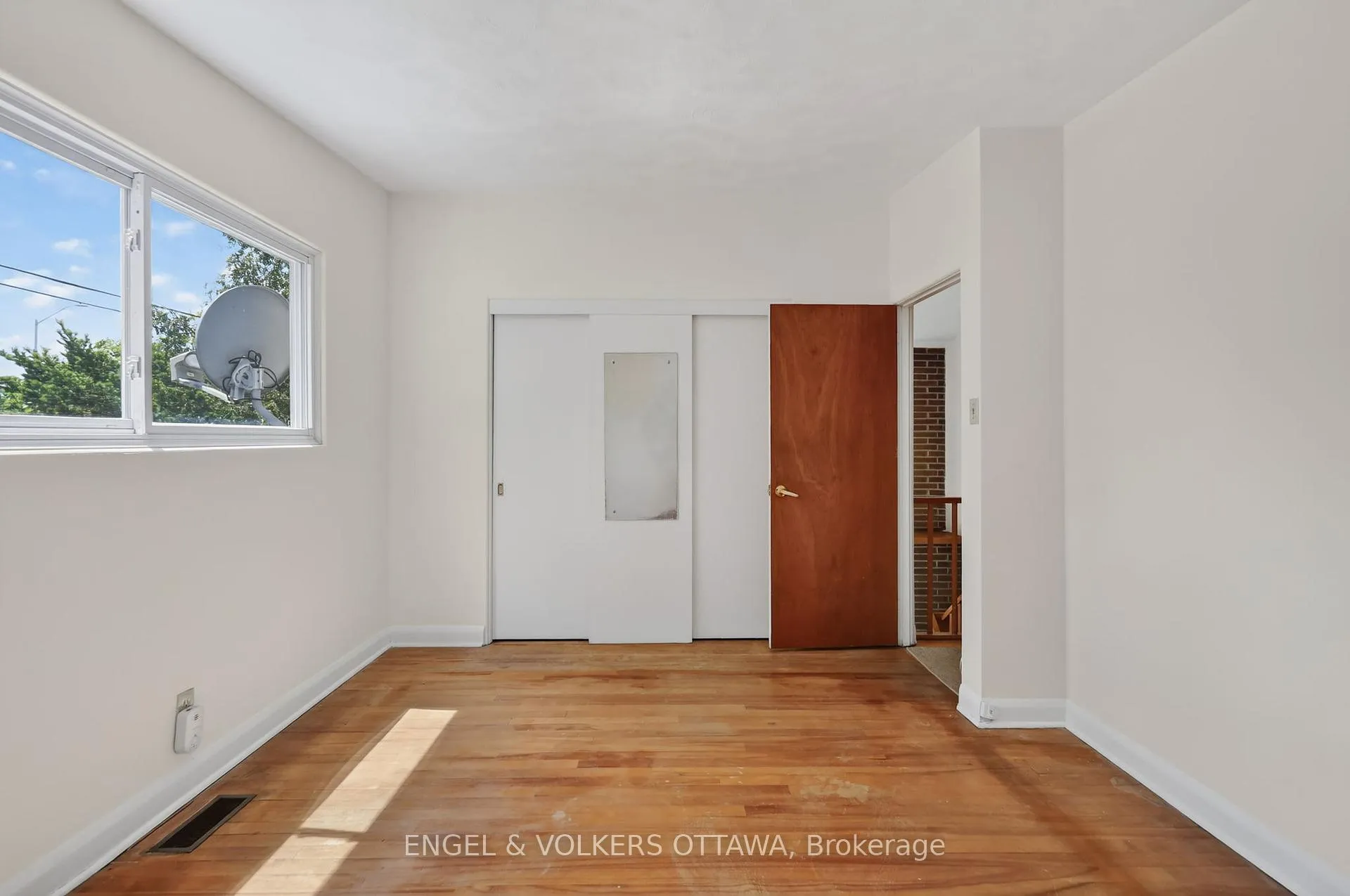 Photo 15 of 1363 Heron Road, Ottawa, Alta Vista — HOMEH