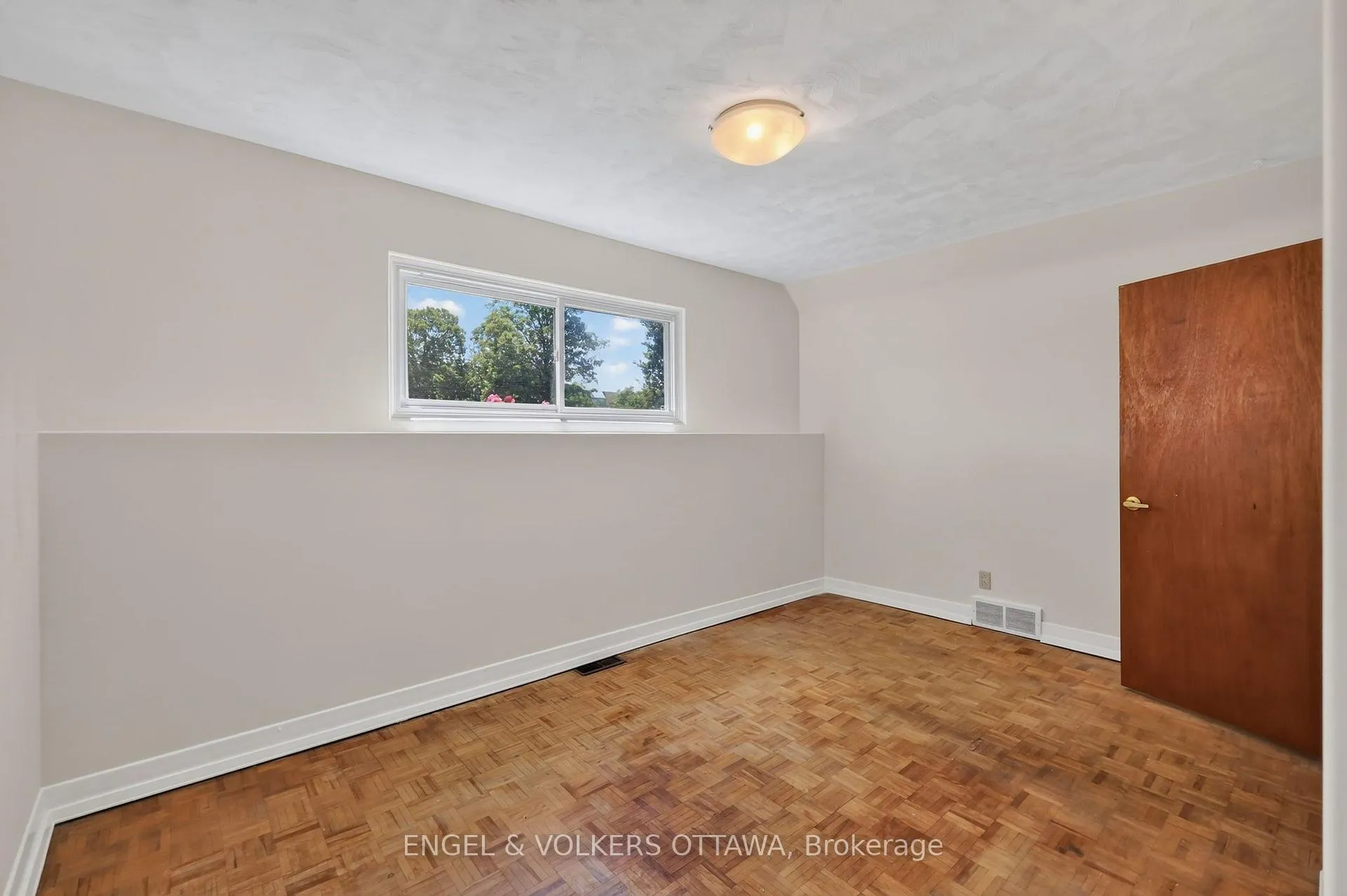 Photo 22 of 1363 Heron Road, Ottawa, Alta Vista — HOMEH