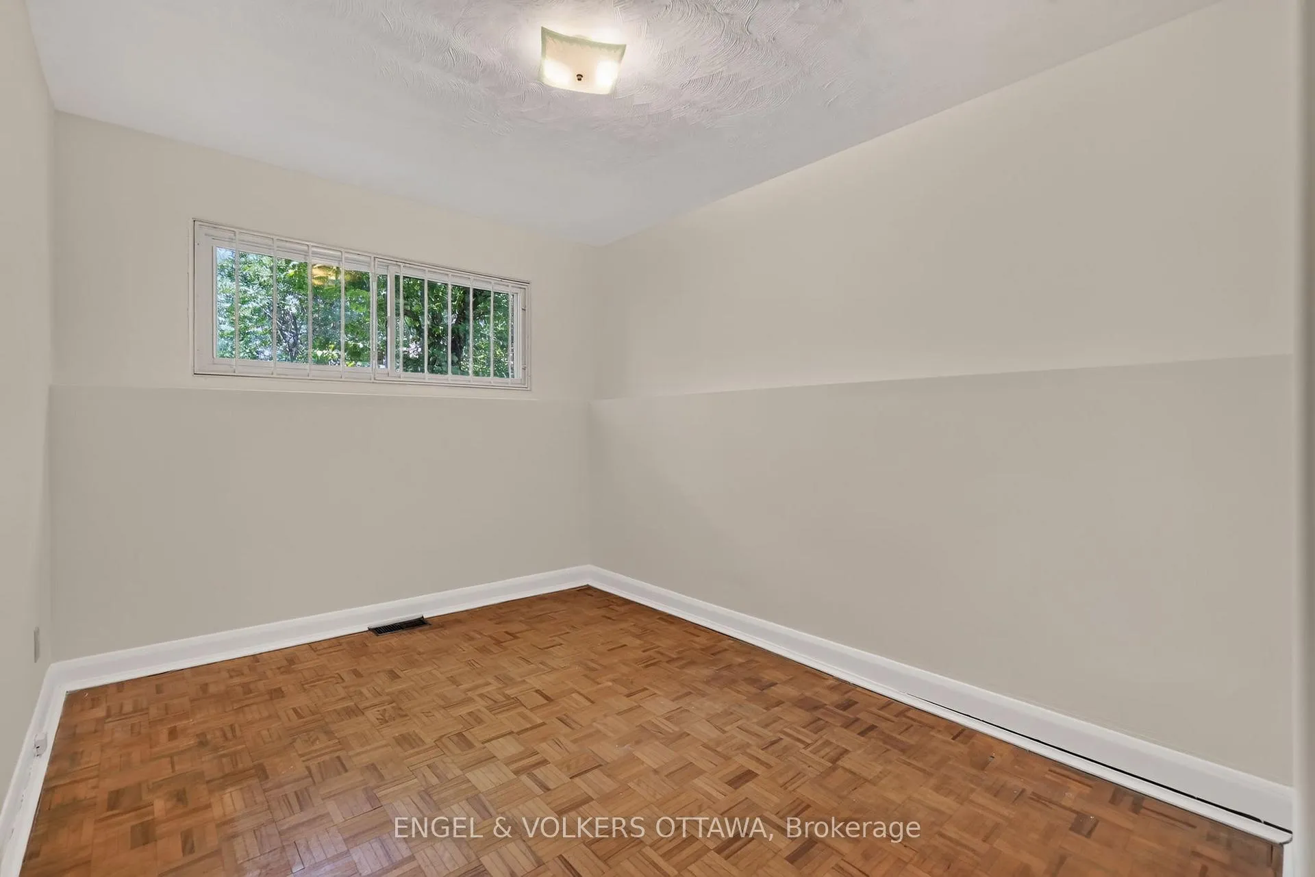 Photo 23 of 1363 Heron Road, Ottawa, Alta Vista — HOMEH