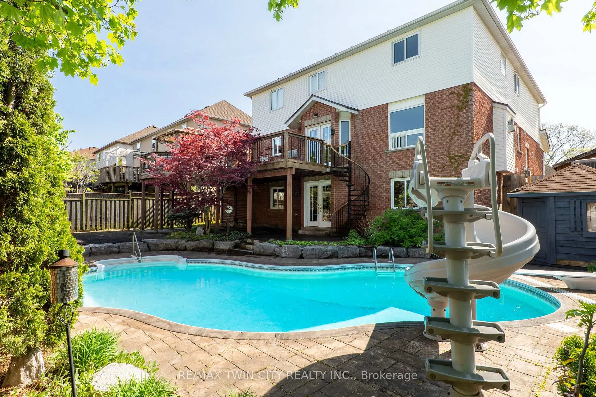 Photo 1 of 314 Old Chicopee Trail, Kitchener, Idlewood — HOMEH